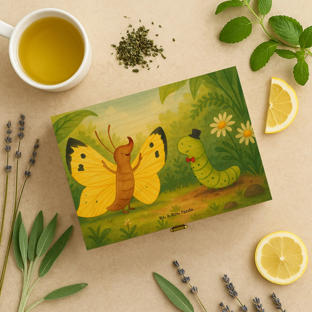 teebox Raupe Schmetterling Design holzteebox, teebeutel behälter, teekiste, holzteekiste, teebox, box für tee, teebeutel organizer, vorratsbox tee, tee organizer, tee sortierbox, teeaufbewahrungsbox, aufbewahrungsbox tee, teebeutelbox, box für teebeutel, tee organizer box, teebehälter, teebox für teebeutel, teebeutel aufbewahrungsbox, teeaufbewahrung, aufbewahrungsbox für teebeutel, tee kiste, teebeutel aufbewahrung, tee beutel halter, aufbewahrung tee, teedose, teekasten, lustige Sprüche, Tiere, Tiermotive, Gute Laune, Schmetterling, Hut, Raupe, Aufwachsen, Erwachsen werden, Kokon, Hütchen, Entwicklung, Schönheit, Zitronenfalter