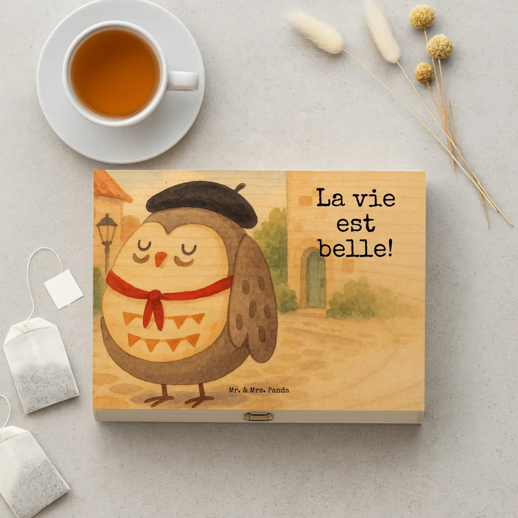 teebox Eule Frankreich Design teebeutel aufbewahrung, teebeutel behälter, tee sortierbox, aufbewahrung tee, box für tee, tee organizer box, aufbewahrungsbox tee, holzteebox, tee beutel halter, teebeutel organizer, holzteekiste, tee kiste, teebeutelbox, teeaufbewahrung, teedose, teebox für teebeutel, box für teebeutel, teekasten, teeaufbewahrungsbox, tee organizer, teebehälter, teebeutel aufbewahrungsbox, teekiste, aufbewahrungsbox für teebeutel, vorratsbox tee, teebox, Eule, Owl, La vie est belle, Eulen, hibou, das Leben ist schön, Spruch Französisch, Eule Deko, Frankreich, Spruch schön