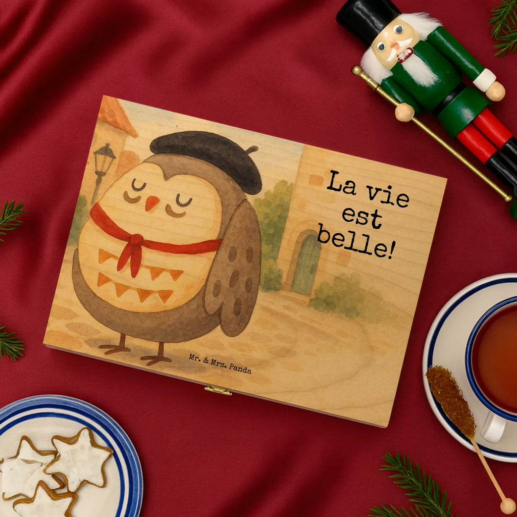 teebox Eule Frankreich Design teebeutel aufbewahrung, teebeutel behälter, tee sortierbox, aufbewahrung tee, box für tee, tee organizer box, aufbewahrungsbox tee, holzteebox, tee beutel halter, teebeutel organizer, holzteekiste, tee kiste, teebeutelbox, teeaufbewahrung, teedose, teebox für teebeutel, box für teebeutel, teekasten, teeaufbewahrungsbox, tee organizer, teebehälter, teebeutel aufbewahrungsbox, teekiste, aufbewahrungsbox für teebeutel, vorratsbox tee, teebox, Eule, Owl, La vie est belle, Eulen, hibou, das Leben ist schön, Spruch Französisch, Eule Deko, Frankreich, Spruch schön