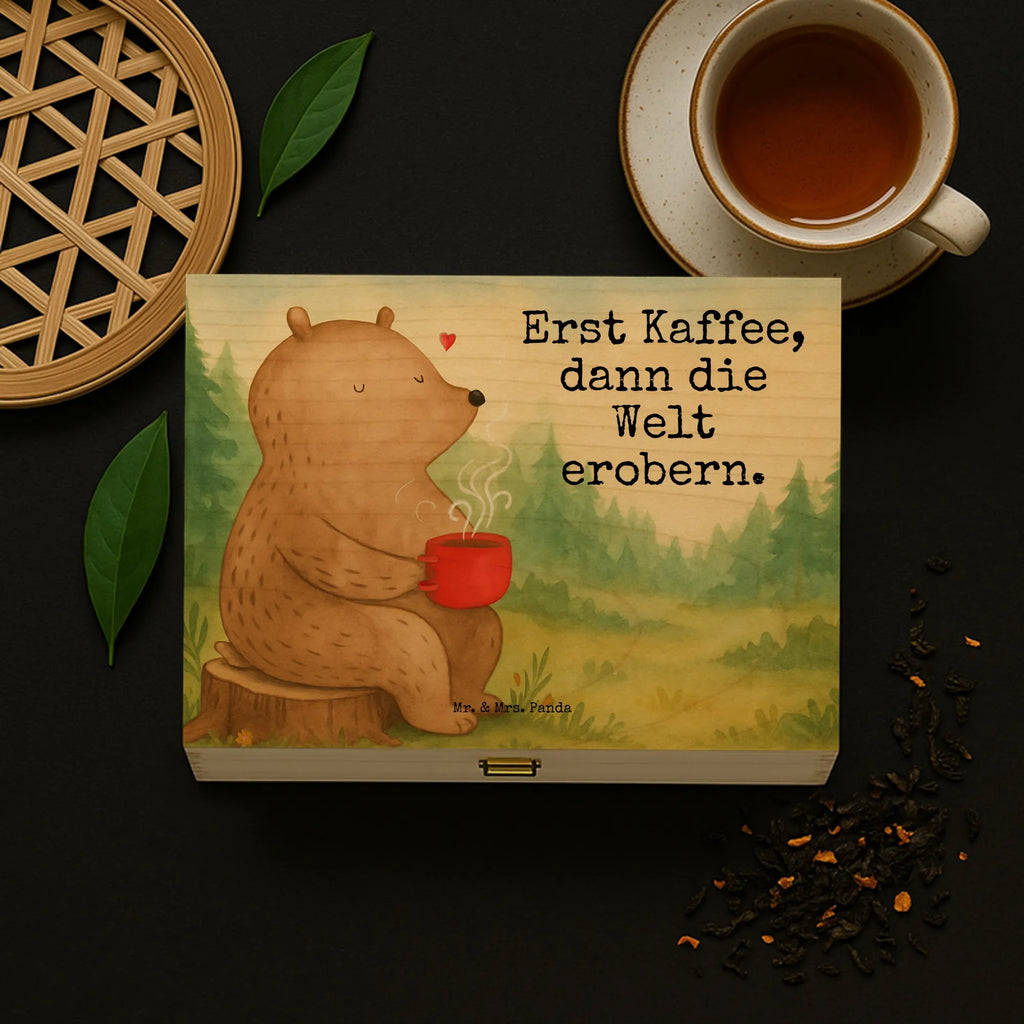 Teebox Holz Bär Kaffee Design tee organizer, teebeutel aufbewahrung, teebox, teeaufbewahrungsbox, teebeutel organizer, teebehälter, teebeutel behälter, teebeutel aufbewahrungsbox, tee organizer box, aufbewahrungsbox für teebeutel, tee sortierbox, teedose, aufbewahrungsbox tee, teekiste, aufbewahrung tee, box für teebeutel, teeaufbewahrung, teekasten, box für tee, tee kiste, teebox für teebeutel, teebeutelbox, holzteebox, tee beutel halter, vorratsbox tee, holzteekiste, Teddy, Bär, Teddybär, guten Morgen, Morgenroutine, Kaffee, Bären, Coffee, Motivation, Welt retten, Welt erobern