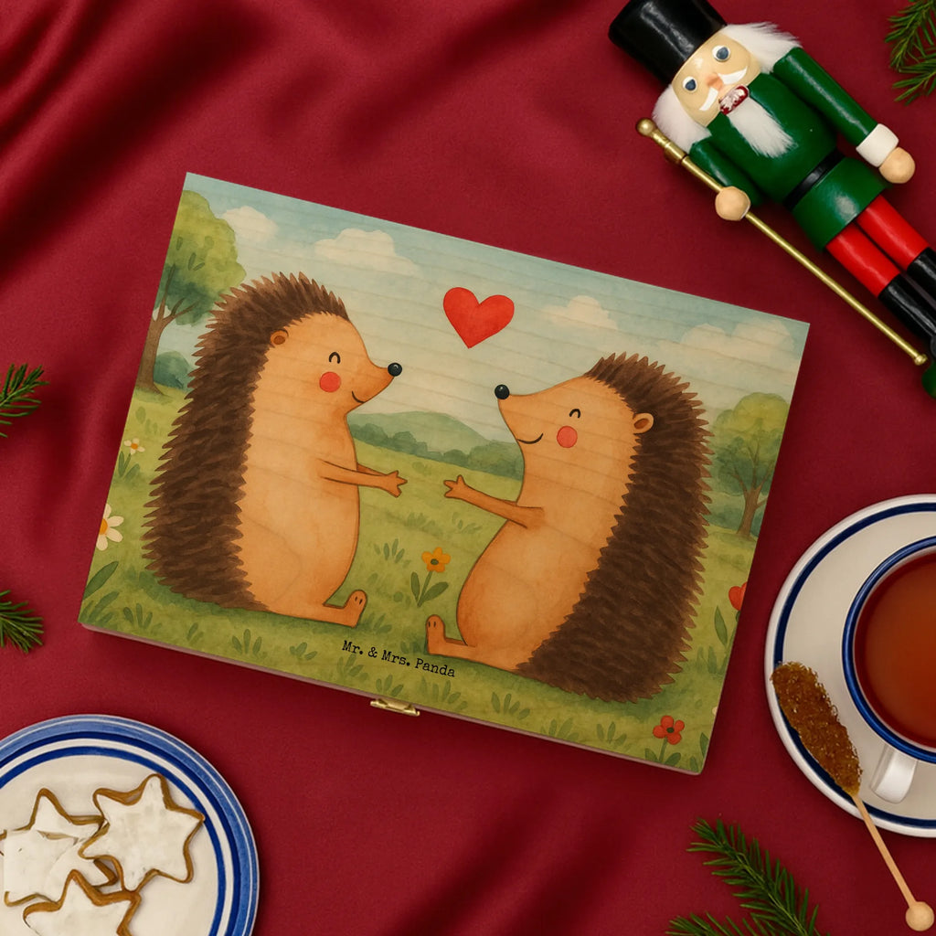 teedose Igel Liebe Design teebox für teebeutel, teebeutel behälter, tee beutel halter, tee organizer box, teebeutel aufbewahrung, tee kiste, holzteebox, vorratsbox tee, tee sortierbox, aufbewahrungsbox tee, teekiste, box für teebeutel, teeaufbewahrung, teebehälter, tee organizer, box für tee, teedose, aufbewahrungsbox für teebeutel, teebeutel organizer, teebeutel aufbewahrungsbox, holzteekiste, teebeutelbox, teekasten, teebox, teeaufbewahrungsbox, aufbewahrung tee, Freundin, Freund, Liebe, Liebesgeschenk, Jahrestag, Verlobung, Partner, Ehemann, Ehefrau, Heiraten, Heiratsantrag, Hocheitstag, Verliebt, Hochzeitstag, Liebesbeweis, Geschenk, Verheiratet, Igel, Verlobt, Hochzeit