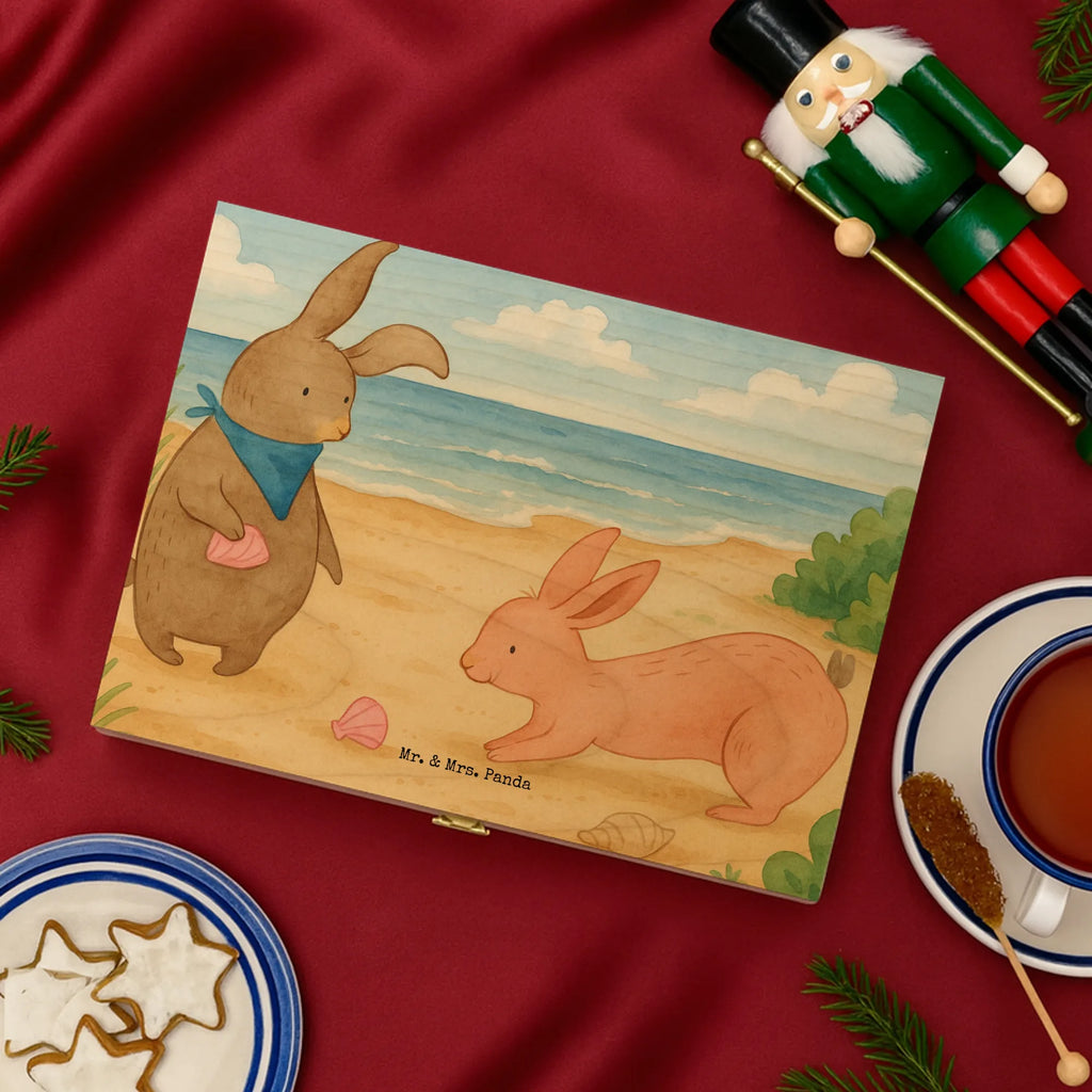 Teebox Holz Hasen Muschel Design teeaufbewahrung, teebeutel behälter, teebox, aufbewahrungsbox tee, box für tee, teebeutelbox, aufbewahrungsbox für teebeutel, holzteekiste, teebeutel aufbewahrung, box für teebeutel, aufbewahrung tee, tee organizer box, vorratsbox tee, tee kiste, teekasten, tee sortierbox, teebehälter, teekiste, tee organizer, tee beutel halter, teebox für teebeutel, teebeutel organizer, teedose, holzteebox, teebeutel aufbewahrungsbox, teeaufbewahrungsbox, Muttertag, Vatertag, Mama, Papa, Oma, Opa, Familie, Schwester, Bruder, BFF, Muscheln, Meer, beste Freundin, Freundin, Hasen, best friends, Freundinnen, Muscheln sammeln