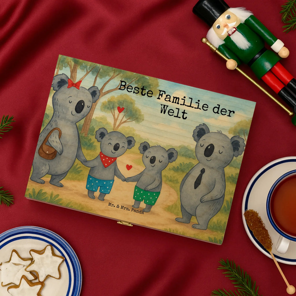 teedose Koala Familie zwei Design tee organizer, aufbewahrung tee, holzteebox, teebeutel aufbewahrungsbox, teebox für teebeutel, teekasten, teeaufbewahrungsbox, tee organizer box, tee sortierbox, teebox, holzteekiste, aufbewahrungsbox für teebeutel, aufbewahrungsbox tee, teeaufbewahrung, teebeutelbox, teekiste, teebeutel organizer, box für tee, teedose, teebeutel aufbewahrung, teebeutel behälter, teebehälter, box für teebeutel, tee beutel halter, vorratsbox tee, tee kiste, Muttertag, Vatertag, Mama, Papa, Oma, Opa, Familie, Schwester, Bruder, Lieblingsfamilie, Familienleben, Familienzeit, Koalafamilie, beste Familie, Koalabär, Koala