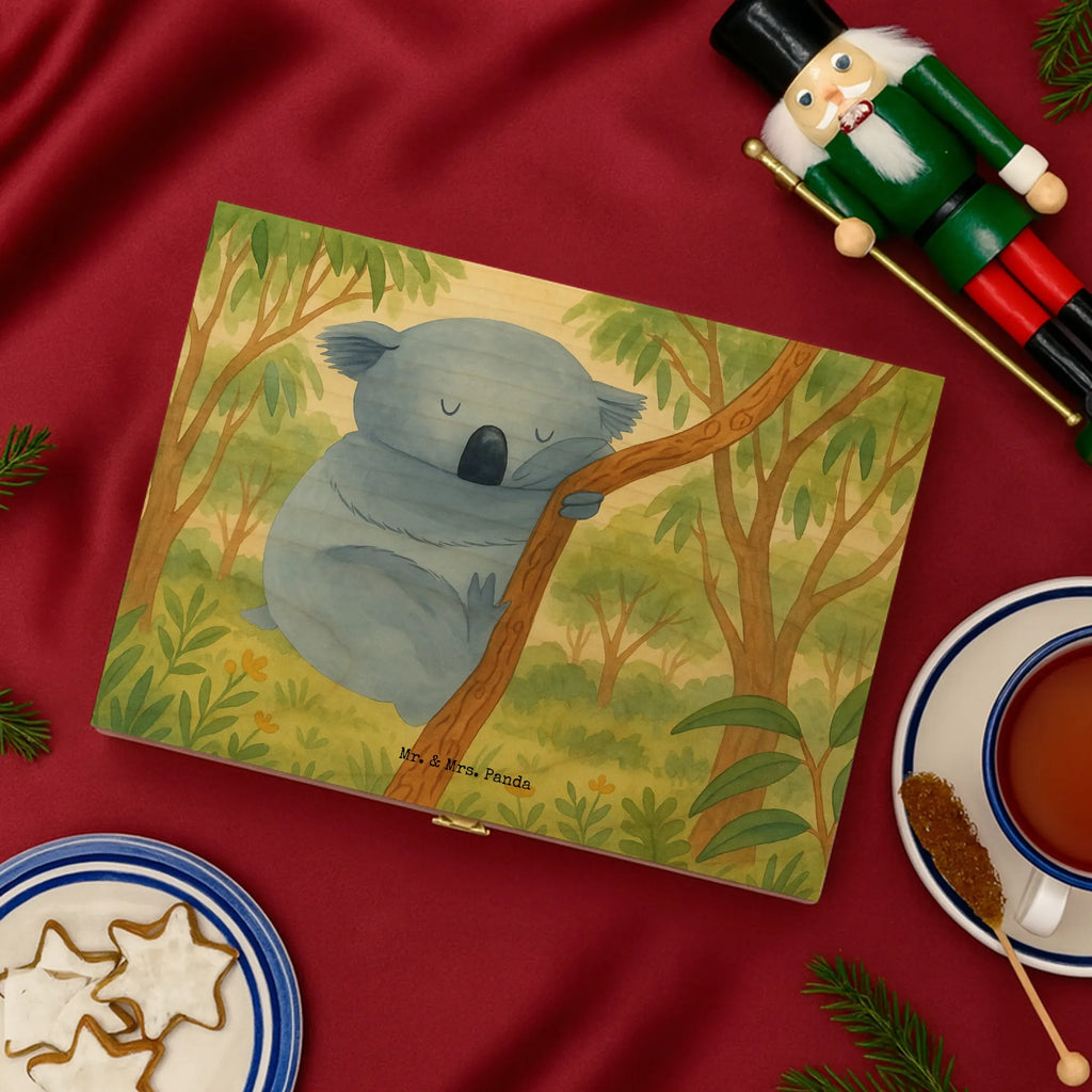 Teebox Holz Koalabär Design aufbewahrungsbox für teebeutel, teedose, teebeutel behälter, box für tee, teebeutel organizer, tee kiste, teebeutel aufbewahrung, teeaufbewahrung, holzteebox, teebehälter, aufbewahrungsbox tee, tee sortierbox, teeaufbewahrungsbox, box für teebeutel, teebox für teebeutel, aufbewahrung tee, teebeutelbox, vorratsbox tee, teekasten, tee organizer box, tee beutel halter, teekiste, teebox, teebeutel aufbewahrungsbox, tee organizer, holzteekiste, lustige Sprüche, Tiere, Tiermotive, Gute Laune, Traumland, Traum, Schlafzimmer, Bär, Koala, schlafen, Koalabär, träumen