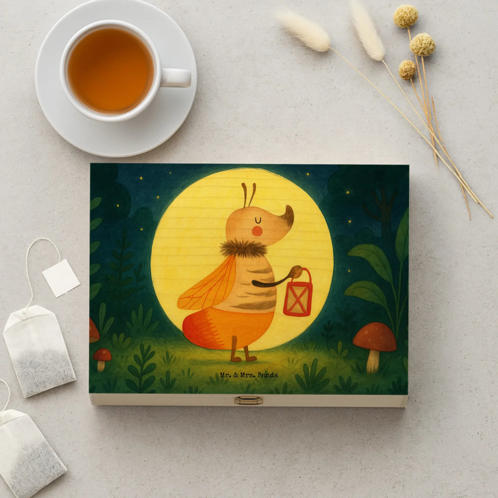 tee organizer Glühwürmchen Design aufbewahrungsbox für teebeutel, teebeutel organizer, teeaufbewahrung, teebeutel aufbewahrungsbox, holzteekiste, holzteebox, teebeutel aufbewahrung, teebox, box für teebeutel, tee sortierbox, tee organizer, box für tee, tee organizer box, aufbewahrungsbox tee, teekasten, aufbewahrung tee, tee kiste, teekiste, vorratsbox tee, teebehälter, teebeutelbox, teebox für teebeutel, teedose, tee beutel halter, teebeutel behälter, teeaufbewahrungsbox, lustige Sprüche, Tiere, Tiermotive, Gute Laune, magisch, Leuchten, Lieblingsmensch, Glühwürmchen, Liebesspruch, Jahrestag, Glühwurm, Liebe, Liebesbeweis, Verlobung, Heiratsantrag, Falter