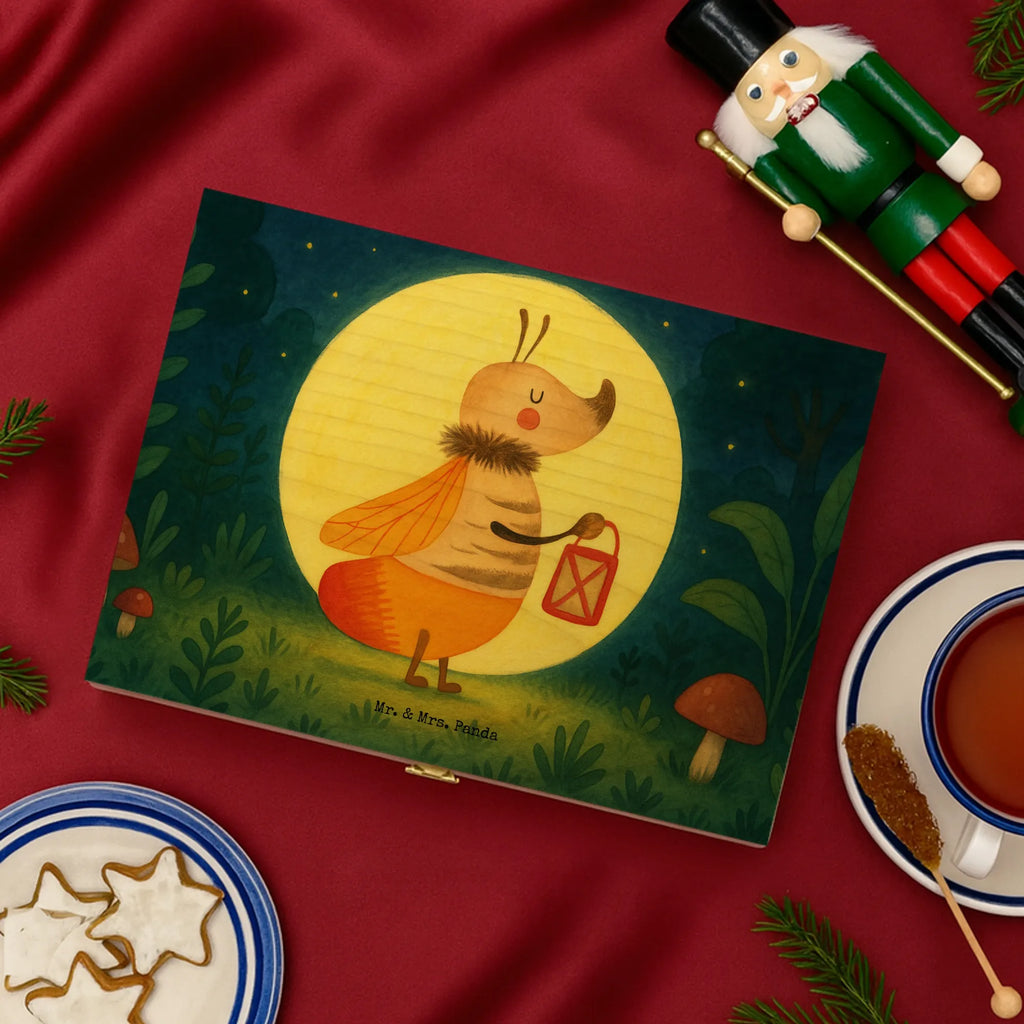 tee organizer Glühwürmchen Design aufbewahrungsbox für teebeutel, teebeutel organizer, teeaufbewahrung, teebeutel aufbewahrungsbox, holzteekiste, holzteebox, teebeutel aufbewahrung, teebox, box für teebeutel, tee sortierbox, tee organizer, box für tee, tee organizer box, aufbewahrungsbox tee, teekasten, aufbewahrung tee, tee kiste, teekiste, vorratsbox tee, teebehälter, teebeutelbox, teebox für teebeutel, teedose, tee beutel halter, teebeutel behälter, teeaufbewahrungsbox, lustige Sprüche, Tiere, Tiermotive, Gute Laune, magisch, Leuchten, Lieblingsmensch, Glühwürmchen, Liebesspruch, Jahrestag, Glühwurm, Liebe, Liebesbeweis, Verlobung, Heiratsantrag, Falter