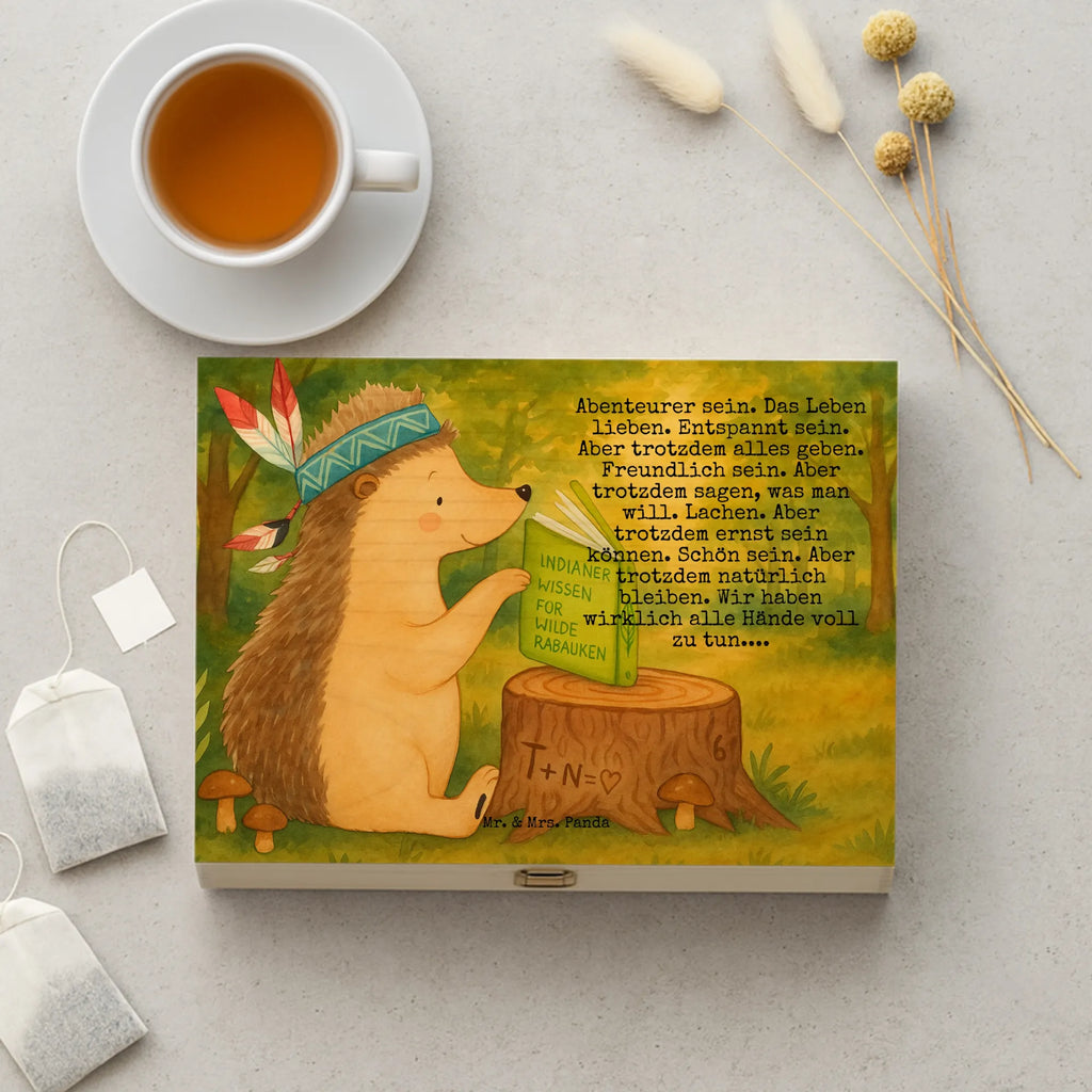 teekasten Igel Federschmuck Design teebox, tee organizer, holzteekiste, teebox für teebeutel, tee beutel halter, teekiste, vorratsbox tee, teeaufbewahrungsbox, teebeutel aufbewahrungsbox, aufbewahrungsbox für teebeutel, teebeutel aufbewahrung, teekasten, tee organizer box, teebehälter, teebeutelbox, tee kiste, teebeutel behälter, box für tee, teeaufbewahrung, teedose, aufbewahrungsbox tee, holzteebox, teebeutel organizer, aufbewahrung tee, box für teebeutel, tee sortierbox, Tiere, Waldtiere, Camping, Abenteuer, Lagerfeuer, Igel, Indianer