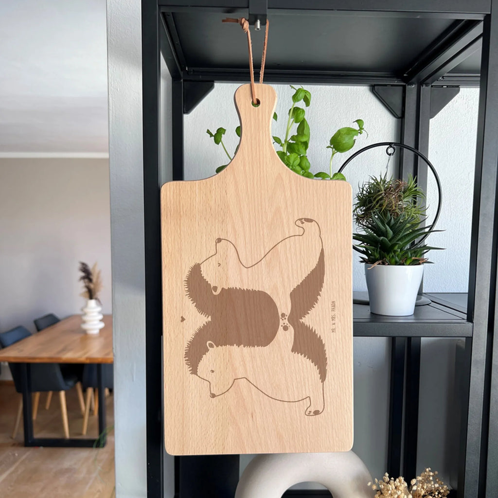 Holzbrett Igel händchenhaltend Küchenbrett, küchenbrett mit griff, Brotschneidebrett, buchenholz schneidebrett, servierbrett mit griff, buchenholz brett, servierbrett holz, Brettchen, käsebrett holz, küchenholzbrett, holz schneidbrett, schneidbrett, brotbrett, aufschnittbrett, schneidebrett mit griff, holzschneidebrett, frühstücksbrett holz, Holzbrett, holzbrett mit griff, frühstücksbrett mit griff, schneidebrett buche, vesperbrett, jausenbrett, brett buche, Schneidebrett, buchenbrett, brett holz, frühstücksbrett buche, Brotzeitbrett, Frühstücksbrett, Käsebrett, Servierbrett, brett buchenholz, schneidebrett buchenholz, brett mit griff, Schneidebrett Holz, Freundin, Freund, Liebe, Liebesgeschenk, Jahrestag, Verlobung, Partner, Ehemann, Ehefrau, Heiraten, Heiratsantrag, Hocheitstag, Liebesbotschaft, Hand in Hand, Love, Igel, Lieblingsmensch, Hochzeit, Große Liebe, Geschenk für Zwei, Gemeinsamkeit, Liebesbeweis, Igelliebe