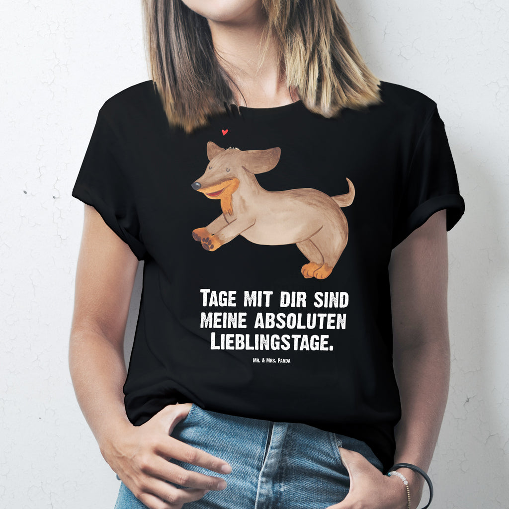 T-Shirt Standard Hund Dackel fröhlich T-Shirt, Shirt, Tshirt, Lustiges T-Shirt, T-Shirt mit Spruch, Party, Junggesellenabschied, Jubiläum, Geburstag, Herrn, Damen, Männer, Frauen, Schlafshirt, Nachthemd, Sprüche, Hund, Hundemotiv, Haustier, Hunderasse, Tierliebhaber, Hundebesitzer, Hunde, Dackel, Dachshund, happy dog
