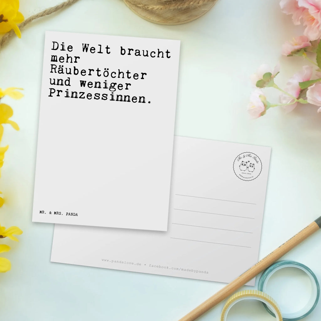 Postkarte Sprüche und Zitate Die Welt braucht mehr Räubertöchter und weniger Prinzessinnen. Grußkarte, Ansichtskarten, Postkarte, Geschenkkarte, Geburtstagskarte, Einladungskarte, Karte, Dankeskarte, Einladung Geburtstag, Einladung, Ansichtskarte, Einladungskarten Geburtstag, Spruch, Sprüche, lustige Sprüche, Weisheiten, Zitate, Spruch Geschenke, Spruch Sprüche Weisheiten Zitate Lustig Weisheit Worte
