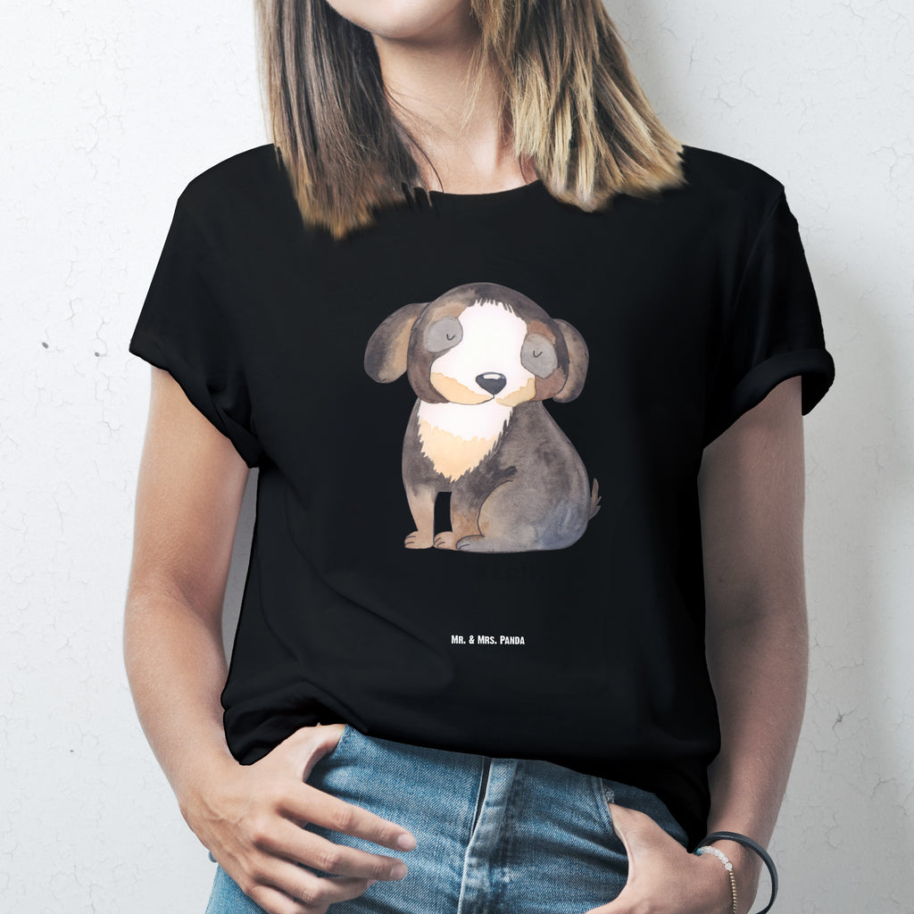 T-Shirt Standard Hund entspannt T-Shirt, Shirt, Tshirt, Lustiges T-Shirt, T-Shirt mit Spruch, Party, Junggesellenabschied, Jubiläum, Geburstag, Herrn, Damen, Männer, Frauen, Schlafshirt, Nachthemd, Sprüche, Hund, Hundemotiv, Haustier, Hunderasse, Tierliebhaber, Hundebesitzer, schwarzer Hund, Hundeliebe, Liebe, Hundeglück