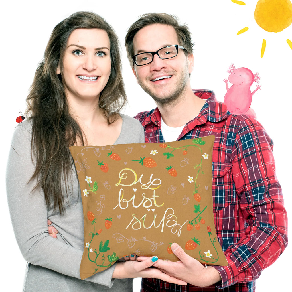 40x40 Kissen Erdbeeren Du bist süß Kissenbezug 40x40, Sofakissen, Kissenhülle, Dekokissen, sofakissen, Sofakissen 40x40, Dekokissen Sofa, Zierkissen, Kissen 40x40 Waschbar, Couchkissen, Motivkissen, Kissenhülle 40x40, Dekokissen 40x40, sitzkissen, Kissenbezüge, Kissen 40x40, Kopfkissen 40x40, Kopfkissen, Kissen, Blumen Deko, Frühlings Deko, Sommer Deko, Dekoration, positive Botschaft, Naturliebhaber, Outdoor, Natur, Abenteuer, Kompliment, Liebe Spruch, Geschenk Freundin, süß, Deko, Liebe Zitat, Erdbeere, Geschenk Partner, Du bist süß, Jahrestag