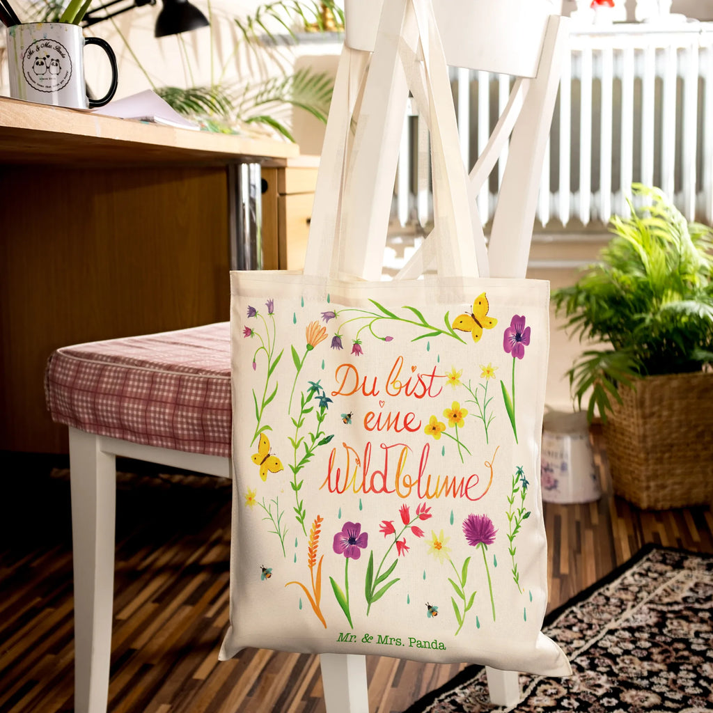 Tragetasche Du bist eine Wildblume Beuteltasche, Beutel, Einkaufstasche, Jutebeutel, Stoffbeutel, Tasche, Shopper, Umhängetasche, Strandtasche, Schultertasche, Stofftasche, Tragetasche, Badetasche, Jutetasche, Einkaufstüte, Laptoptasche, Blumen Deko, Frühlings Deko, Sommer Deko, Dekoration, positive Botschaft, Naturliebhaber, Outdoor, Natur, Abenteuer, Wildblume, wild, Geschenk Frauen, Geschenk Freundin, Kompliment, Blumen Motiv, Jahrestag, Natur Motiv, Hochzeitstag