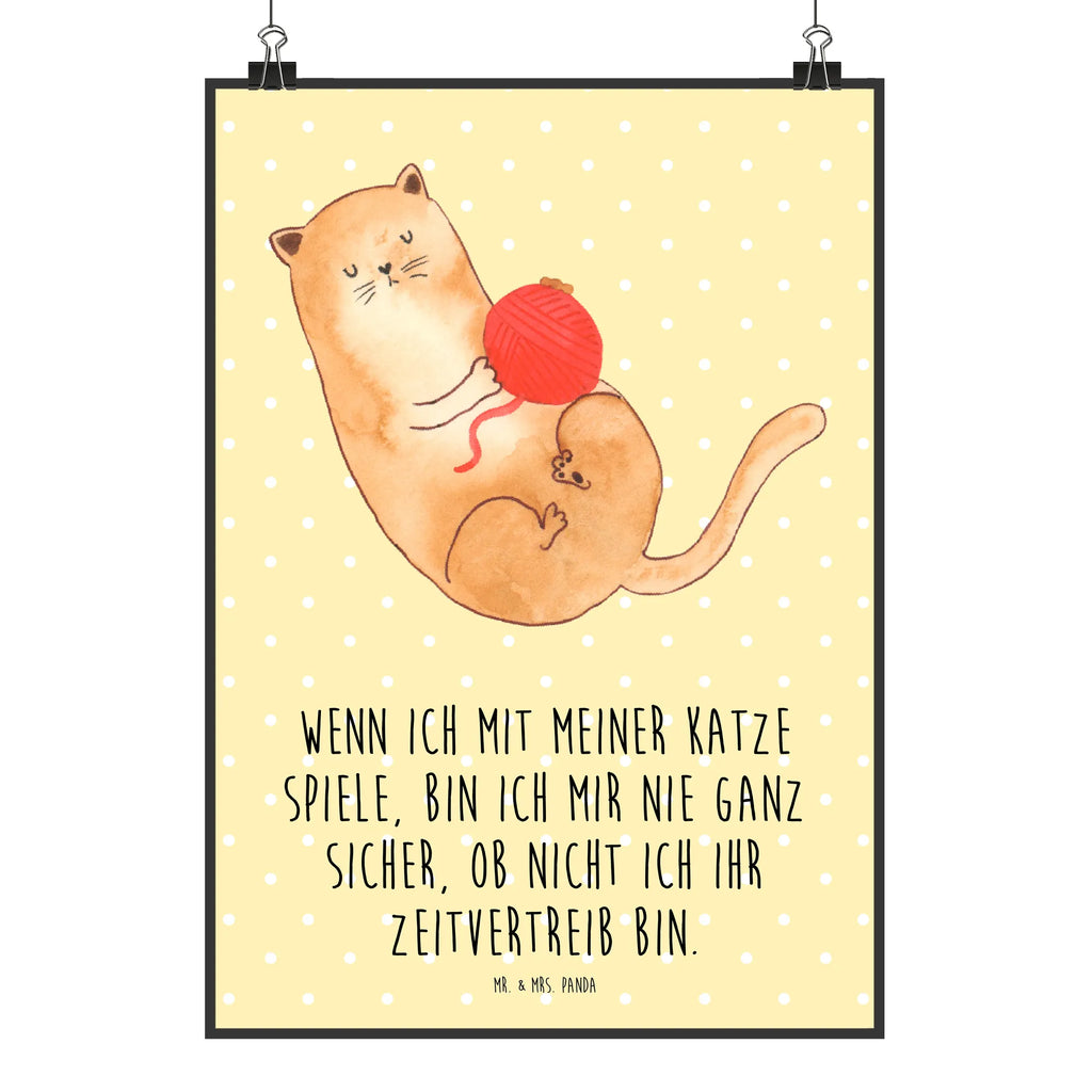 Plakat kot wełna kunstdruck poster, Poster, wanddruck, drucke, wandkunst, kunstposter, Wandbild, Kunstdruck, Deko Bild, Posterdruck, Bild für Wand, Wanddekoration, kunst für die wand, Designposter, Wandschmuck, wanddeko, Wandposter, Plakat, Mr. & Mrs. Panda Poster, grafikposter, Wanddeko Bild, Bild, Katze, Katzenprodukte, Katzendeko, Katzenaccessoires, Katzensouvenirs, Katzenfan, Katzenfreund, Katzenliebhaberprodukte, Katzenmotive, Katzenmotiv, Katzenartikel, Katzenliebhaber, Haustier, Kater, Spiel, Katzenbesitzerin, Cat, Wollknäuel, Verspielt, Cats, Mietze, Katzen, Spielen, Katzenhalter, Wolle