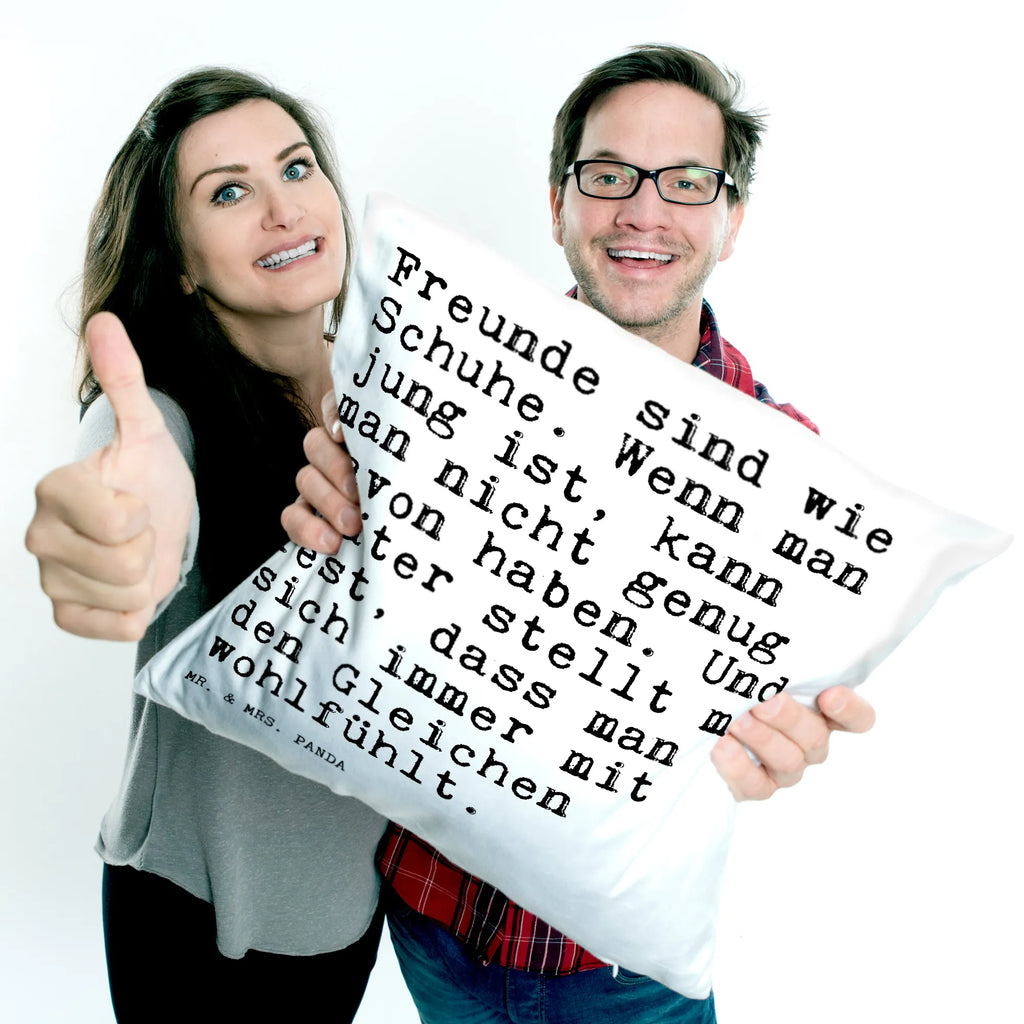 40x40 Kissen Sprüche und Zitate Freunde sind wie Schuhe. Wenn man jung ist, kann man nicht genug davon haben. Und später stellt man fest, dass man sich immer mit den Gleichen wohlfühlt. Sofakissen, sitzkissen, Kissenbezüge, Sofakissen 40x40, Kopfkissen, Kissenhülle 40x40, Dekokissen Sofa, Kissen 40x40, Couchkissen, sofakissen, Kissen, Kopfkissen 40x40, Kissenhülle, Dekokissen, Kissen 40x40 Waschbar, Kissenbezug 40x40, Motivkissen, Zierkissen, Dekokissen 40x40, Spruch, Sprüche, lustige Sprüche, Weisheiten, Zitate, Spruch Geschenke, Spruch Sprüche Weisheiten Zitate Lustig Weisheit Worte