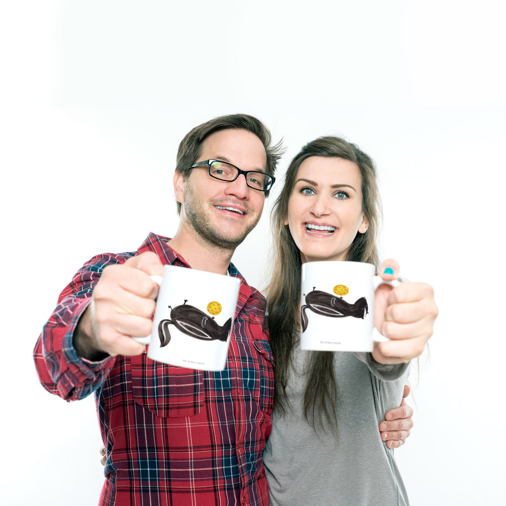 Mug skunk ball kaffeebecher bedruckt, Kakaotasse, statement tasse, Bürotasse, Keramiktasse, Kaffeebecher, Becher, Kaffeetasse, Pott, Teepott, Teebecher, Keramikbecher, Trinktasse, kaffeetasse keramik, tasse für büro, tasse für kaffee, Tasse, kaffeetasse bedruckt, heißgetränkebecher, kaffeebecher keramik, Kaffeepott, Mug, Tasse mit Motiv, Frühstücksbecher, hochwertige tasse, Frühstückstasse, Henkeltasse, Bedruckte Tasse, Trinkbecher, Henkelbecher, Designtasse, Coffee Mug, Sprüchetasse, schöne tasse, milchkaffeetasse, Teetasse, Geschenktasse, Bürobecher, Dekotasse, Motivtasse, design tasse, Tasse mit Spruch, haferl, Stinktier, Skunk, Stinker, Wildtier, Stinki, Verspielt, Raubtier, Weisheit