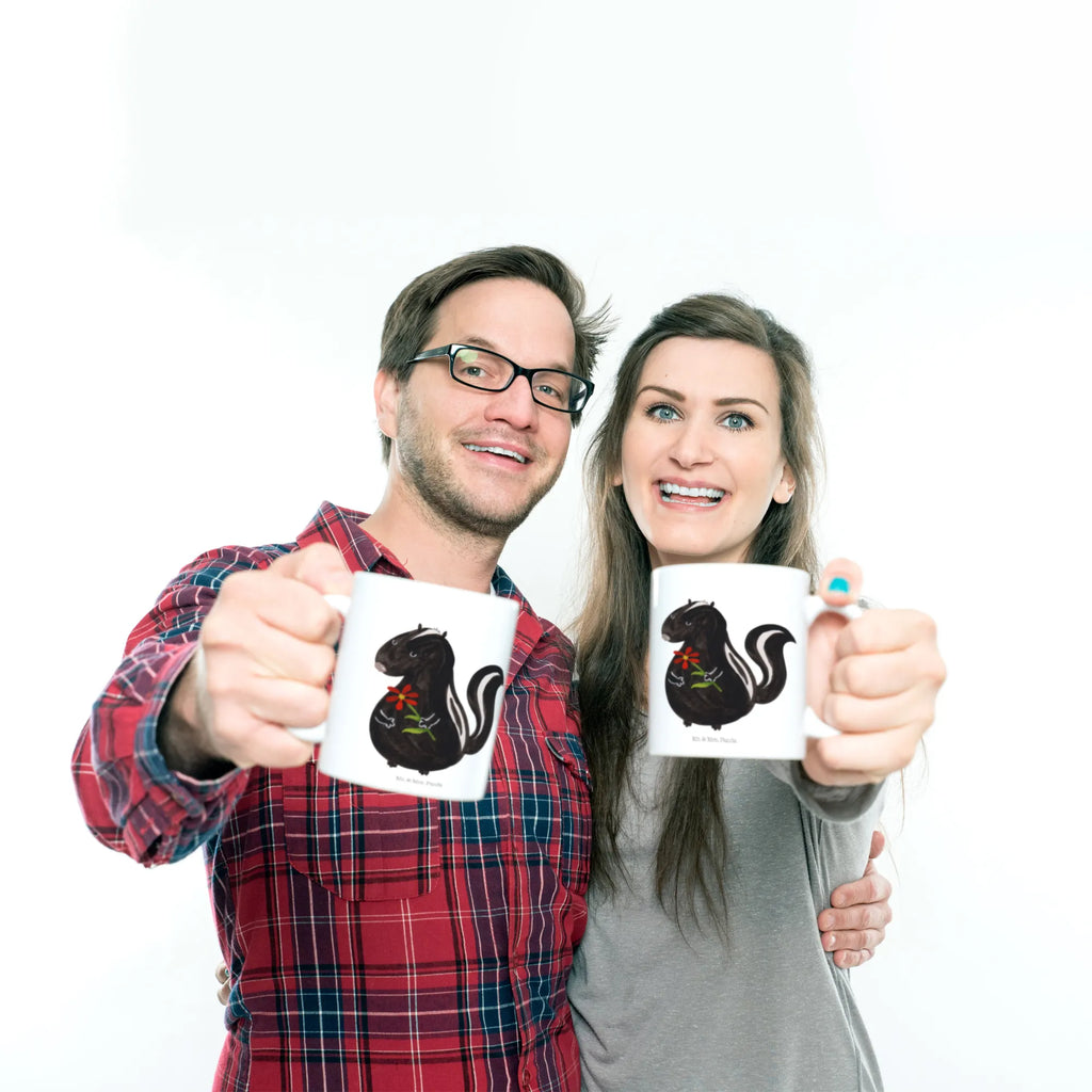 Mug skunk flower Geschenktasse, Tasse mit Motiven, Kaffeetasse, Bürotasse, Keramiktasse, Porzellantasse, Teetasse, Tasse, Tasse mit Zitaten, Stinktier, Skunk, Raubtier, Dreams, Träume, Tagträumer, Stinker, Stinki, Wildtier, verträumt