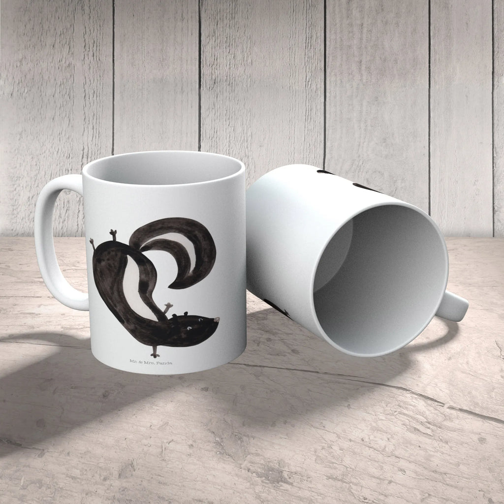 Mug skunk handstand Pott, Kakaotasse, heißgetränkebecher, Keramikbecher, Kaffeebecher, Frühstücksbecher, haferl, hochwertige tasse, Henkelbecher, tasse für kaffee, Bedruckte Tasse, Motivtasse, Keramiktasse, Geschenktasse, milchkaffeetasse, Trinktasse, kaffeetasse keramik, Tasse, Bürotasse, Coffee Mug, kaffeetasse bedruckt, Henkeltasse, Tasse mit Spruch, design tasse, kaffeebecher keramik, Dekotasse, kaffeebecher bedruckt, Tasse mit Motiv, Kaffeetasse, Kaffeepott, Teebecher, statement tasse, Bürobecher, Sprüchetasse, Teetasse, Becher, Mug, tasse für büro, Trinkbecher, Teepott, schöne tasse, Frühstückstasse, Designtasse, Skunk, Stinktier, Verpielt, Kind, Raubtier, Stinker, Stinki, Spielplatz, Wildtier