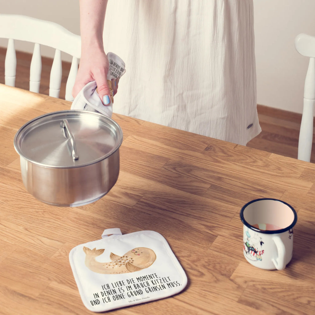 2er Set Topflappen  Robbe Liegen topfhalter, 2er Set Topflappen, Topflappenset, Topfuntersetzer, Topflappen Set, Topflappen 2er Set, Topflappen, Topfhandschuhe, Gute Laune, Tiermotive, Tiere, Lustige Sprüche, Robbe, Freude, Lachen, Ostsee, Strand, Nordsee, Seehund, Robben, Meerestier