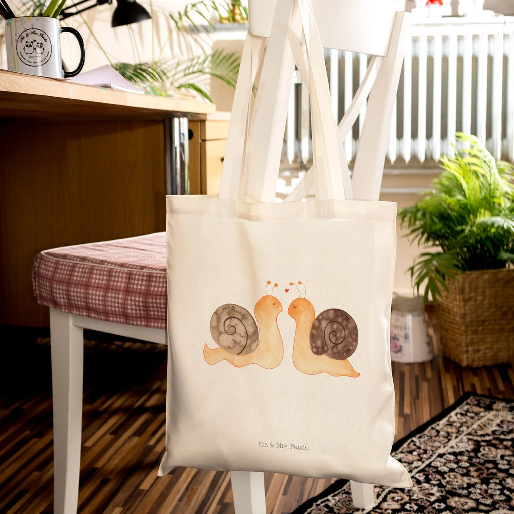 Tote bag Snails in love Strandtasche, Laptoptasche, Tragetasche, Schultertasche, Tasche, Beuteltasche, Umhängetasche, Jutetasche, Einkaufstasche, Badetasche, Stofftasche, Stoffbeutel, Einkaufstüte, Shopper, Beutel, Jutebeutel, Liebe, Partner, Freund, Freundin, Ehemann, Ehefrau, Heiraten, Verlobung, Heiratsantrag, Liebesgeschenk, Jahrestag, Hocheitstag