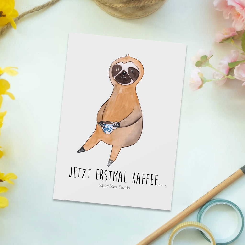 Postkarte Faultier Kaffee Ansichtskarten, Karte, Geschenkkarte, Einladungskarten Geburtstag, Grußkarte, Dankeskarte, Einladung, Einladung Geburtstag, Postkarte, Ansichtskarte, Einladungskarte, Geburtstagskarte, Faultier, Faultier Geschenk, Faultier Deko, Kaffee, Faultiere, Kaffeetasse, faul, Kaffeegetränk, Lieblingstier, Coffee, Genießer, erster Kaffee, Frühaufsteher, Morgenmuffel