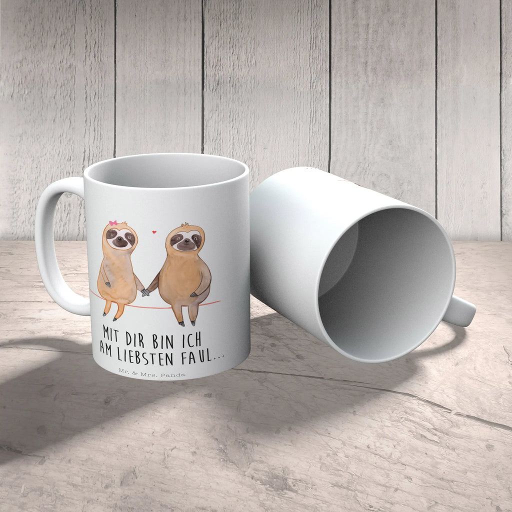 Tasse Faultier Pärchen Teetasse, Tasse, Keramiktasse, Geschenktasse, Porzellantasse, Tasse mit Motiven, Kaffeetasse, Tasse mit Zitaten, Bürotasse, Faultier, Faultier Geschenk, Faultier Deko, Faultierpärchen, Langsamkeit, faul, verliebt, Faultierliebe, Liebespaar, Faultiere, Liebe, Beziehung, gemeinsam, relaxen, Lieblingstier, Pärchen, verlobt