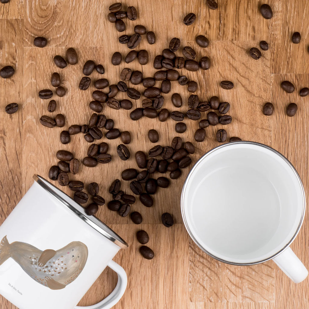 Camping Emaille Tasse Robbe lachend Blechtasse Outdoor, Blechtasse, Campingbecher, Camping Becher, Camping Tasse Metall, Edelstahl Trinkbecher, Emaille Tasse Camping, Outdoor Tasse, Tasse Camping, Outdoor Becher, Metall Tasse, Campingtassen, Trinkbecher, Emaille Campingbecher, Camping Tassen Emaille, Camping Tasse Emaille, Emaille Becher Camping, Emaille Tassen, Camping Tassen, Blechtassen, Metalltasse für Camping, Tasse Emaille, Kaffee Blechtasse, Emaille Becher, Emaille Tasse, Emaille Trinkbecher, Campingtasse, Metalltasse, Camping Becher Edelstahl, Emailletasse, Tiermotive, Gute Laune, lustige Sprüche, Tiere, Robben, Seehund, Strand, Nordsee, Robbe, Meerestier, Ostsee