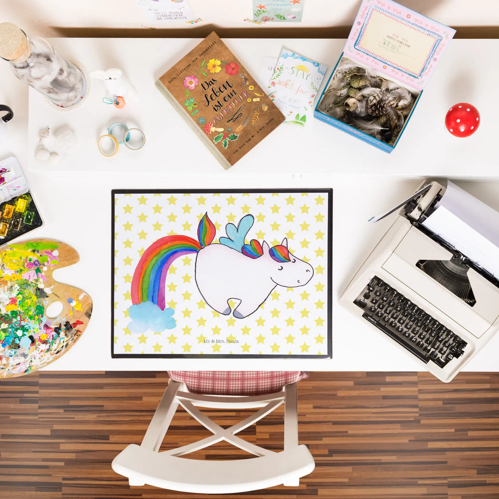 Schreibtischunterlage Einhorn Fliegendes Pferd schreibtischunterlagen, tischmatten, tischauflagen, tischmatte, schreibauflagen, arbeitsmatte, Schreibtisch Matte, arbeitsunterlage, Schreibtisch Unterlagen, schreibtischmatte, pultunterlage, schreibauflage, Schreibunterlage, schreibtischauflagen, schreibmatte, Tischunterlage, Schreibtischauflage, tischpads, tischpad, tischauflage, schreibtischunterlage, Einhörner, Einhorn Deko, Einhorn, Unicorn, Erwachsenwerden, Spielen, Realität, Glitzer, Regenbogen