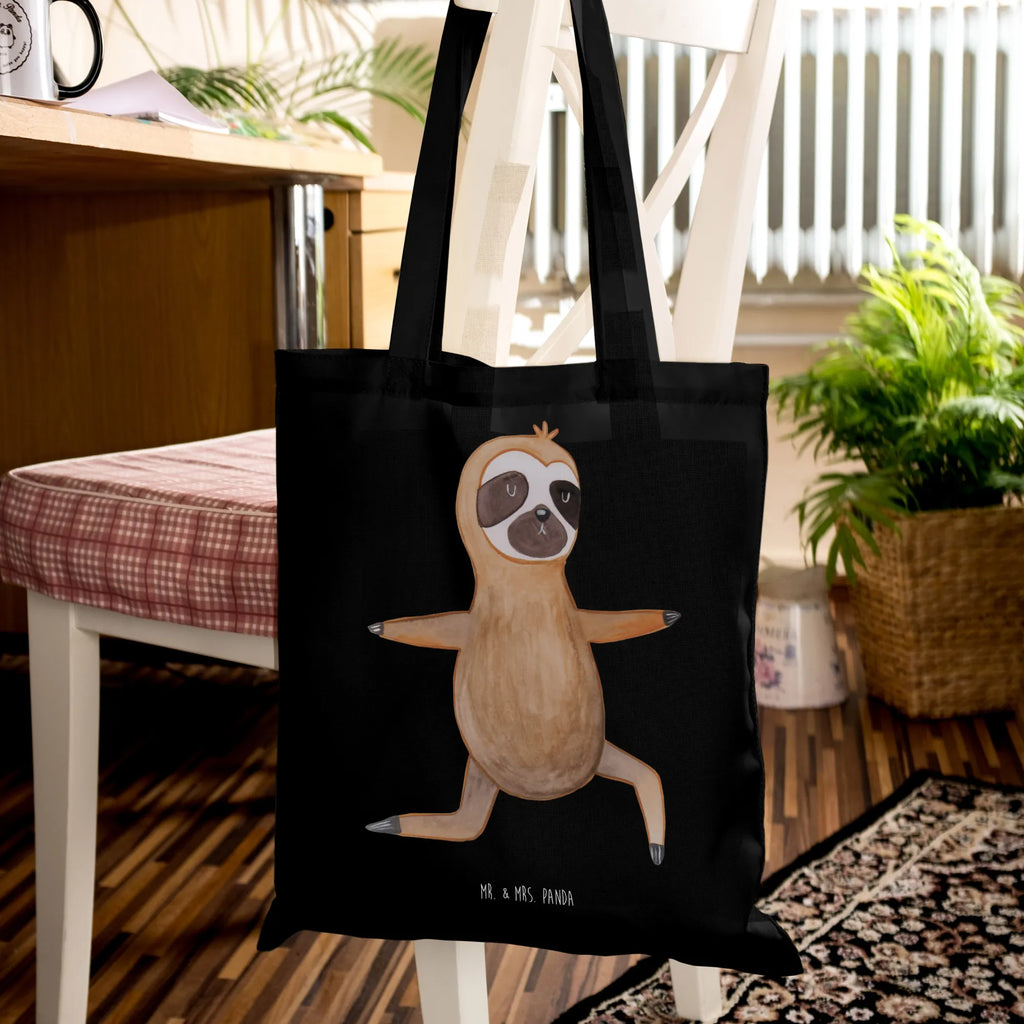 Tragetasche Faultier  Yoga Umhängetasche, Tasche, Stofftasche, Jutetasche, Shopper, Tragetasche, Beuteltasche, Schultertasche, Einkaufstasche, Stoffbeutel, Badetasche, Laptoptasche, Beutel, Einkaufstüte, Jutebeutel, Strandtasche, Faultier, Faultier Geschenk, Faultier Deko, Yoga, Lieblingstier, Meditation, Yogaübungen, Entspannung, Atmung, Faultiere, Namaste, Gelassenheit, faul, Krieger