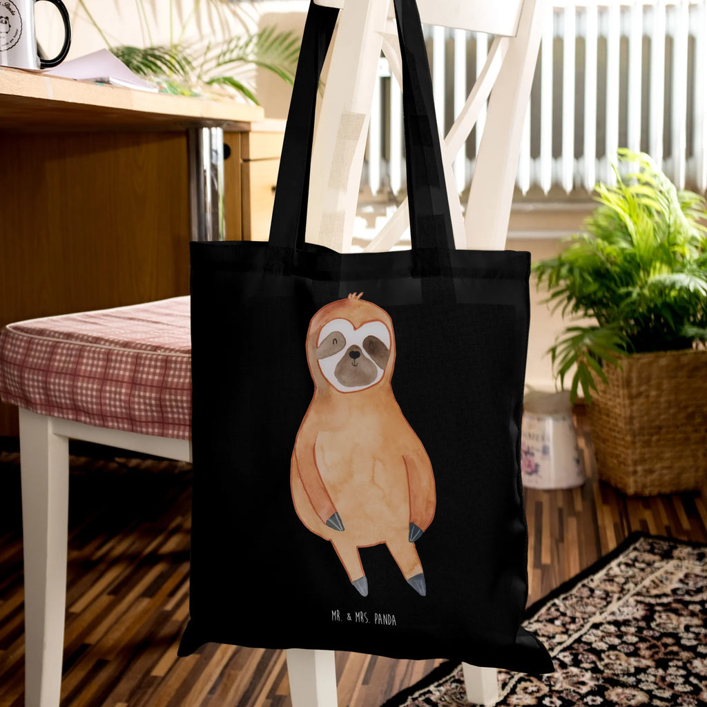 Tragetasche Faultier Zufrieden Einkaufsbeutel, einkaufstasche baumwolle, stofftasche baumwolle, Strandtasche, henkeltasche baumwolle, umhängebeutel, Unitasche, Tasche, Umhängetasche, Uni Tasche, Tragetasche, canvas tasche, universaltasche, totebag, baumwoll shopper, freizeitbeutel, Büchertasche, Alltagstasche, beutel baumwolle, schultertasche baumwolle, Schultasche, einkaufsshopper, tragbeutel, textilbeutel, Schultertasche, Schulbeutel, schulterbeutel, studententasche, textiltasche, dokumententasche, Shopping Tasche, Freizeittasche, Tote Bag, Laptoptasche, Tüte, Stofftasche, festivaltasche, Einkaufstasche, stoff shopper, tragetasche baumwolle, Henkeltasche, festival tasche, Baumwoll-Shopper, umhängetasche baumwolle, Baumwoll-Tragetasche, Baumwollbeutel, Jutebeutel, Jutetasche, tasche baumwolle, campus tasche, Einkaufstüte, Baumwolltasche, Stoff-Tragetasche, Shopper, Stoffbeutel, Beutel, Faultier Deko, Faultier, Faultier Geschenk, glücklich, Ruhe, Zufriedenheit, Pause, Zufrieden, Frieden, Faultiere, Glück, faul, Lieblingstier, Relaxen, Gelassenheit, Happy