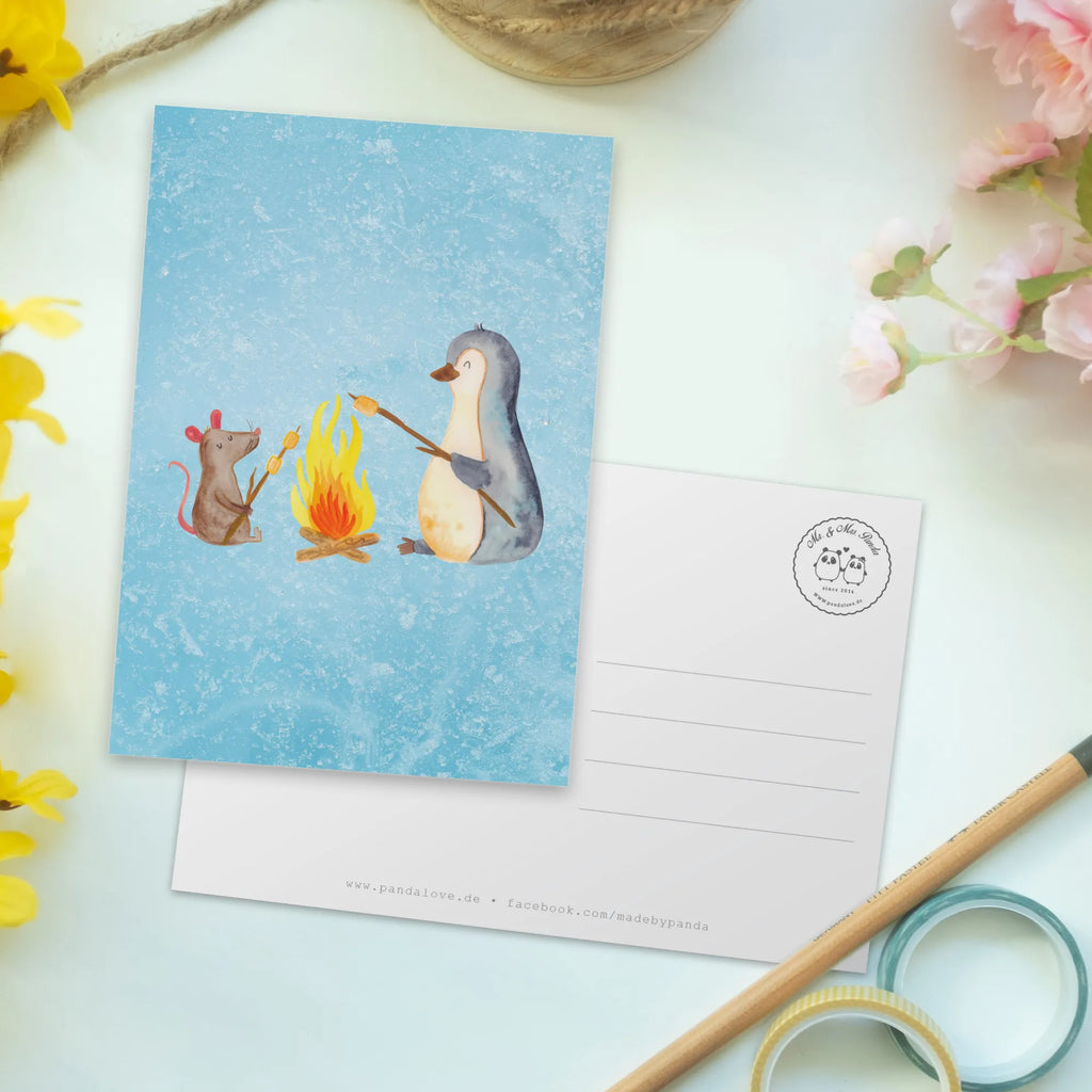Postkarte Pinguin Lagerfeuer Ansichtskarte, Postkarten, bildkarte, Postkarte, Designkarte, spruchkarte, Kunstkarten, kunstkarte, Ansichtskarten, Grußkarte, Motivkarte, Fotokarte, einzelkarte, Pinguin, Pinguine, Feuer, Leben, Job, Maus, Lagerfeuer, Arbeit, Neustart, Grillen, Büro, Motivation, Marshmallows, Büroalltag, Lebensspruch, Lebensmotivation, Liebe