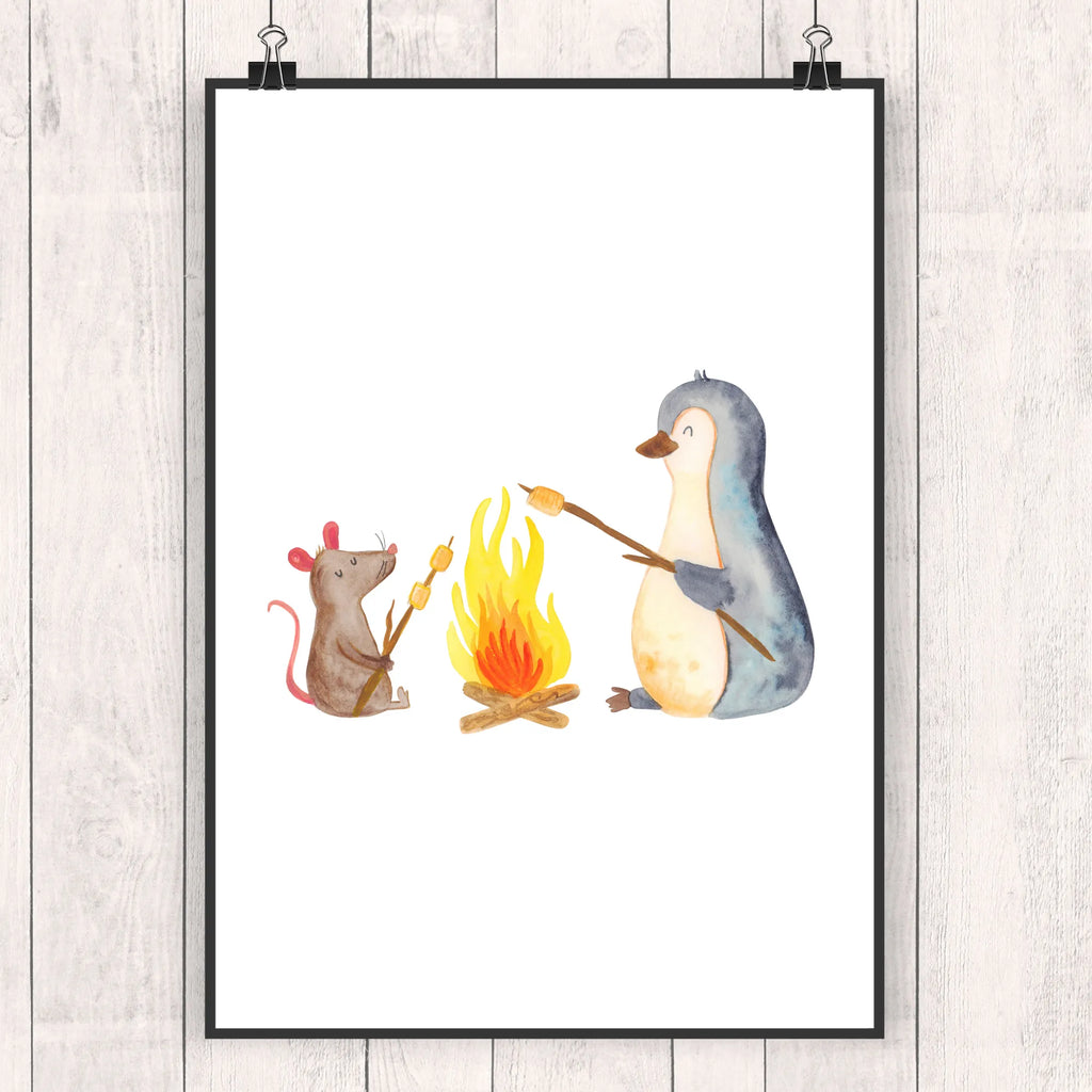Poster Penguin campfire wandkunst, Posterdruck, kunst für die wand, wanddruck, grafikposter, Wandbild, drucke, Mr. & Mrs. Panda Poster, kunstposter, Wandposter, Kunstdruck, Bild für Wand, wanddeko, Wanddeko Bild, kunstdruck poster, Deko Bild, Bild, Plakat, Poster, Designposter, Wanddekoration, Wandschmuck, Pinguin, Job, Büro, Neustart, Motivation, Marshmallows, Arbeit, Maus, Lagerfeuer, Lebensmotivation, Feuer, Lebensspruch, Leben, Büroalltag, Liebe, Grillen, Pinguine