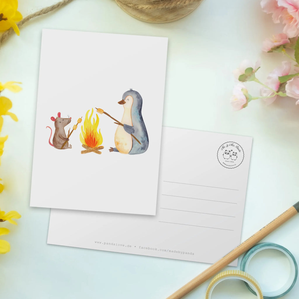 Postkarte Pinguin Lagerfeuer Ansichtskarte, Postkarten, bildkarte, Postkarte, Designkarte, spruchkarte, Kunstkarten, kunstkarte, Ansichtskarten, Grußkarte, Motivkarte, Fotokarte, einzelkarte, Pinguin, Pinguine, Feuer, Leben, Job, Maus, Lagerfeuer, Arbeit, Neustart, Grillen, Büro, Motivation, Marshmallows, Büroalltag, Lebensspruch, Lebensmotivation, Liebe