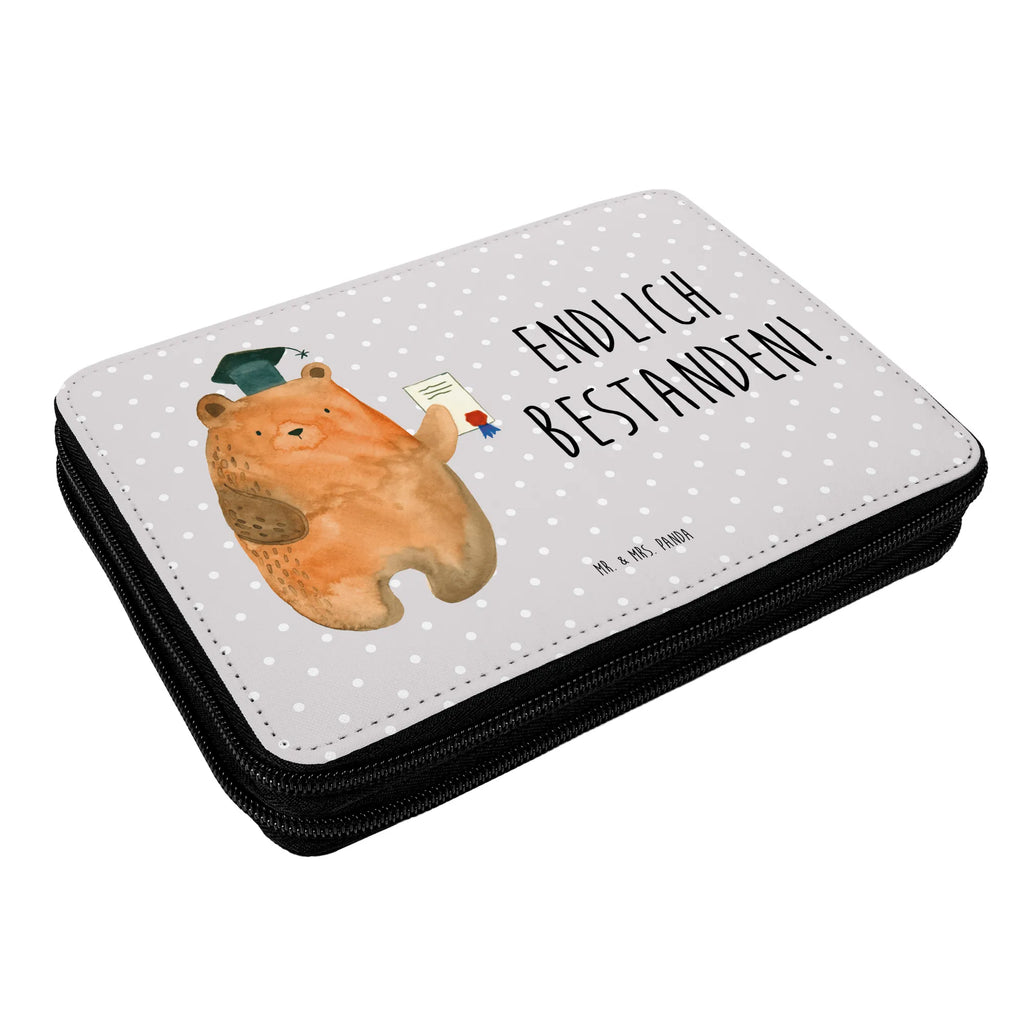 Federmappe Bär Prüfung Schlampermäppchen, Federmappe Set, Bleistift Etui, Stiftetasche, Stiftemappe, Stifteetui, Buntstiftmäppchen, Stifte Etui, Schulmäppchen, Etui für Stifte, Schuletui, Buntstiftetui, Malmappe, Farbstiftetui, Federmäppchen, Schreibetui, Stiftebeutel, Zeichenetui, Schreibmappe, Bleistiftetui, Federtasche, Schüleretui, Mäppchen, Teddy, Bär, Teddybär, Zeugnis, Prüfungen, Abschlusszeugnis, Abschluss, Prüfung Bestanden, Abitur