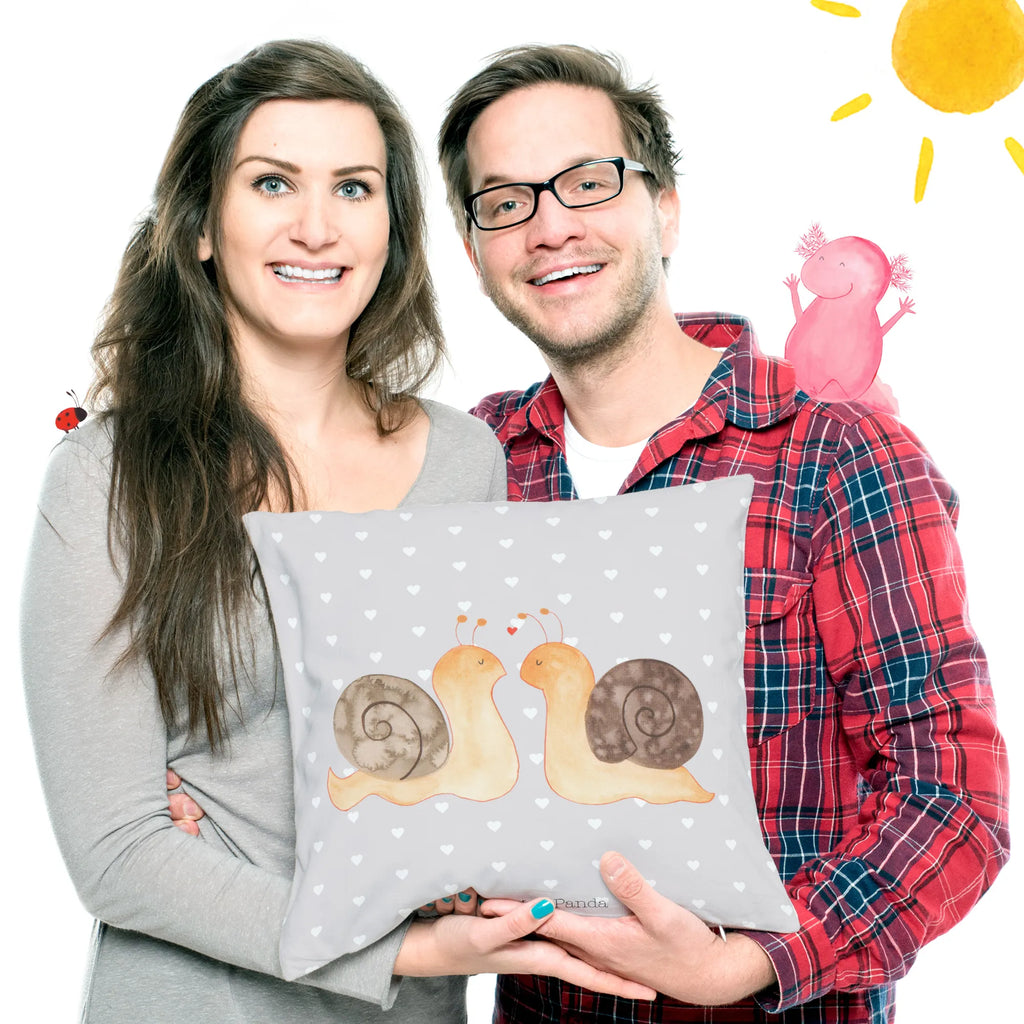 Cushion Snails in love Sofakissen, Zierkissen, Kissenbezüge, Dekokissen Sofa, Kopfkissen, Kissen 40x40, Kissenhülle, Kopfkissen 40x40, Dekokissen 40x40, sitzkissen, Sofakissen 40x40, Motivkissen, sofakissen, Kissen, Couchkissen, Kissenbezug 40x40, Dekokissen, Kissen 40x40 Waschbar, Kissenhülle 40x40, Liebe, Partner, Freund, Freundin, Ehemann, Ehefrau, Heiraten, Verlobung, Heiratsantrag, Liebesgeschenk, Jahrestag, Hocheitstag