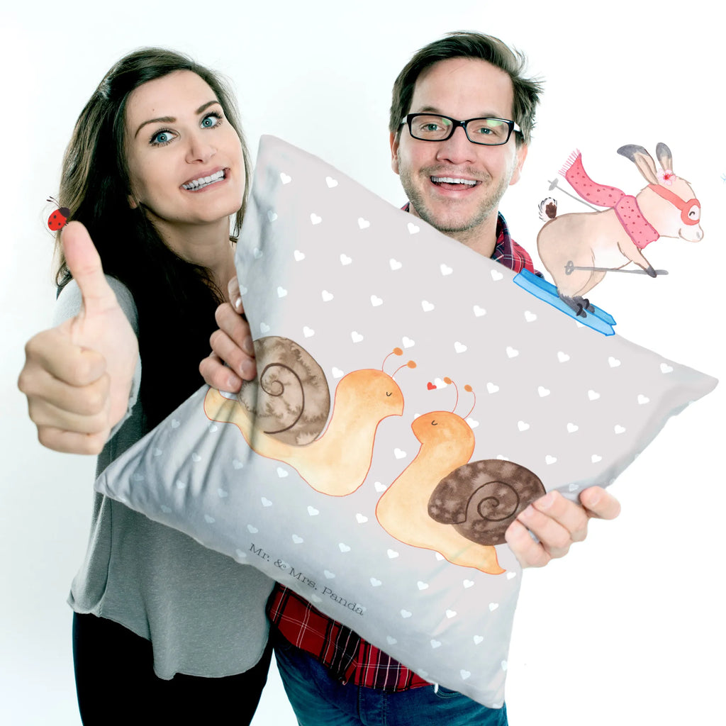 Cushion Snails in love Sofakissen, Zierkissen, Kissenbezüge, Dekokissen Sofa, Kopfkissen, Kissen 40x40, Kissenhülle, Kopfkissen 40x40, Dekokissen 40x40, sitzkissen, Sofakissen 40x40, Motivkissen, sofakissen, Kissen, Couchkissen, Kissenbezug 40x40, Dekokissen, Kissen 40x40 Waschbar, Kissenhülle 40x40, Liebe, Partner, Freund, Freundin, Ehemann, Ehefrau, Heiraten, Verlobung, Heiratsantrag, Liebesgeschenk, Jahrestag, Hocheitstag