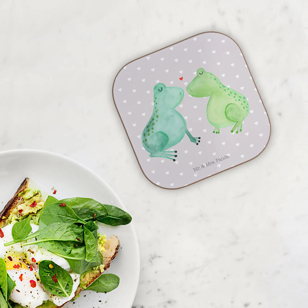 Square coaster Frogs in love Tassen Untersetzer, Untersetzer für Gläser, Getränkeuntersetzer, Korkuntersetzer, Untersetzer Holz, Untersetzer aus Holz, Glasuntersetzer, Untersetzer Gläser, Holzuntersetzer, Untersetzer Design, Untersetzer, Bierdeckel, Liebe, Partner, Freund, Freundin, Ehemann, Ehefrau, Heiraten, Verlobung, Heiratsantrag, Liebesgeschenk, Jahrestag, Hocheitstag, Frosch, Froschkönig, Geschenk Freund, Geschenk Freundin, Frösche, Geschenk Hochzeit, Hochzeitstag, Liebesbeweis, Verheiratet, Verlobt, Fröschchen, Verliebt