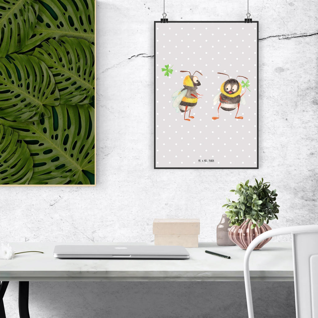 Poster bumblebees shamrock Wandschmuck, Kunstdruck, wandkunst, wanddruck, Wanddekoration, kunstdruck poster, wanddeko, Plakat, Bild für Wand, grafikposter, Mr. & Mrs. Panda Poster, drucke, Poster, Designposter, kunstposter, Wandposter, Wanddeko Bild, kunst für die wand, Deko Bild, Bild, Wandbild, Posterdruck, Gute Laune, Tiermotive, Tiere, Lustige Sprüche, Spruch schön, glücklich Werden, glücklich sein, Biene, Spruch Fröhlich, Biene Deko, Spruch Positiv, Hummel
