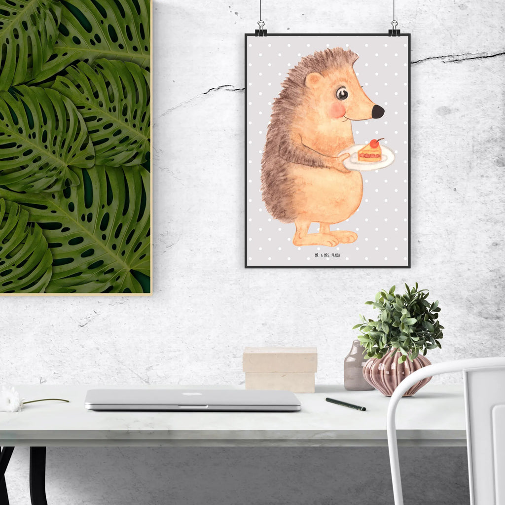 Poster Hedgehog piece of cake Wanddeko Bild, Mr. & Mrs. Panda Poster, Wanddeko, Wanddekoration, Designposter, Kinderposter, Raumdekoration, Kunstdruck, Wandposter, Handgemaltes Poster, Posterdruck, Küchenposter, Bild, Poster, Tiermotive, Gute Laune, lustige Sprüche, Tiere, Geburtstagskuchen, Einladung Party, Kuchen backen, Backen Geschenk, Torte, Kuchen, Essen Spruch, Igel