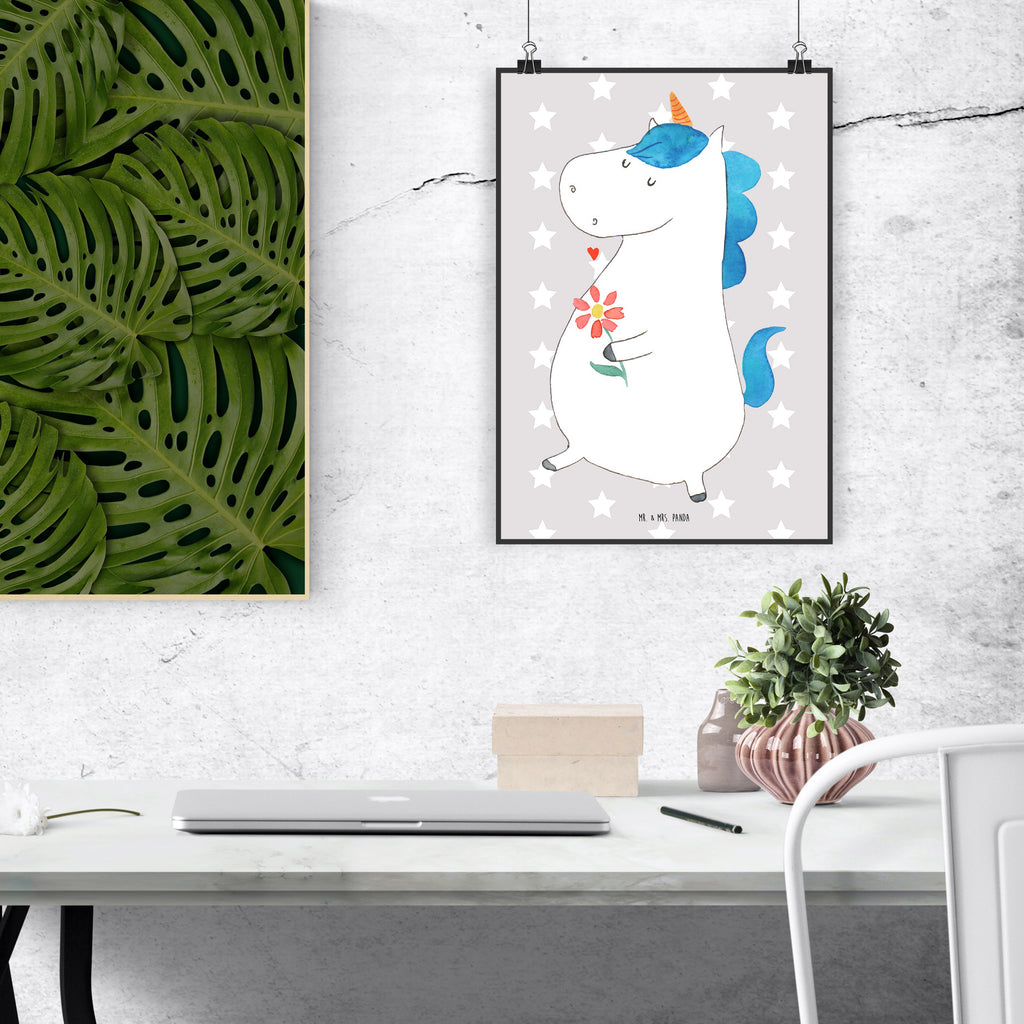 Poster Einhorn Spaziergang drucke, wanddruck, wanddeko, Plakat, Kunstdruck, kunstposter, Wanddekoration, Wanddeko Bild, Posterdruck, Wandbild, kunstdruck poster, Bild für Wand, Wandschmuck, grafikposter, Mr. & Mrs. Panda Poster, kunst für die wand, Designposter, Deko Bild, wandkunst, Bild, Poster, Wandposter, Einhorn Deko, Einhörner, Einhorn, Unicorn, Blumen, Gute Laune, Mutter, Schwester, Glitzer, Motivation, Spaziergang, Freundin, Freude