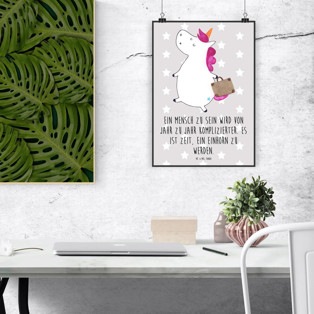 Poster unicorn Suitcase bild für wand, Wanddeko Bild, Poster, Deko Bild, Raumdekoration, Wanddeko, Handgemaltes Poster, Küchenposter, Wandposter, kinderzimmer poster, schlafzimmer poster, Wanddekoration, plakat, Posterdruck, großes poster, Wandbild, poster sprüche, Kunstdruck, Kinderposter, Bild, Designposter, Mr. & Mrs. Panda Poster, Einhorn Deko, Einhörner, Einhorn, Unicorn, albern, Koffer, lustig, Abenteuer, Spaß, witzig, Verreisen, Reise, Kind, Gepäck, unicorn, Erwachsen