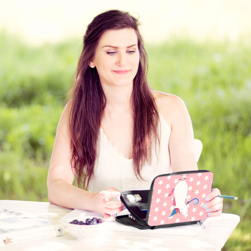 Piórnik Jednorożec Impreza Schüleretui, Schulmäppchen, Bleistiftetui, Malmappe, Schlampermäppchen, Etui für Stifte, Schreibetui, Mäppchen, Stiftetasche, Federtasche, Stiftebeutel, Stifte Etui, Federmappe Set, Buntstiftetui, Federmäppchen, Buntstiftmäppchen, Farbstiftetui, Zeichenetui, Stiftemappe, Schuletui, Bleistift Etui, Stifteetui, Schreibmappe, Unicorn, Einhorn, Einhörner, Einhorn Deko, Geburtstag, Party, Fest, Feier, Konfetti, Disco, Glitzer, Alkohol, Club