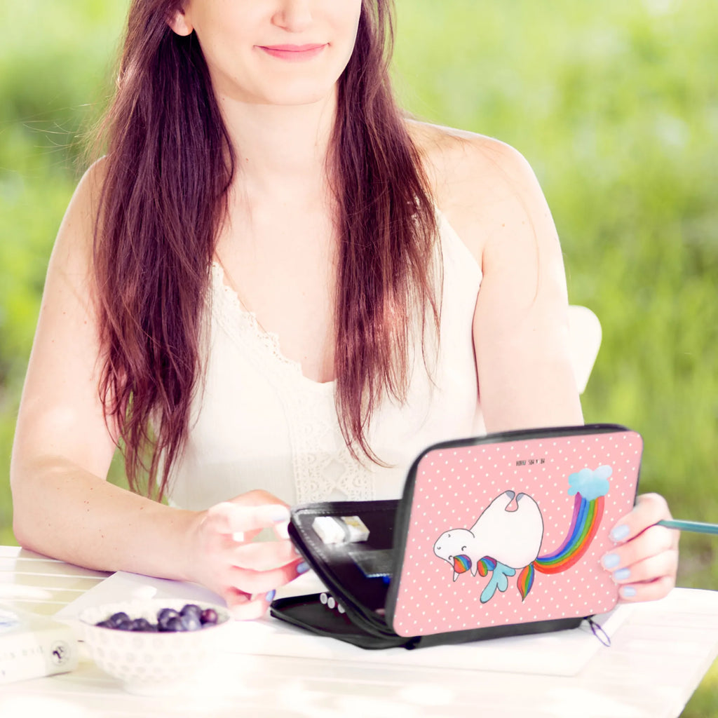 Federmappe Einhorn Fliegendes Pferd Buntstiftmäppchen, Federmappe Set, Stiftebeutel, Etui für Stifte, Mäppchen, Schulmäppchen, Schuletui, Schüleretui, Bleistiftetui, Schlampermäppchen, Zeichenetui, Farbstiftetui, Bleistift Etui, Malmappe, Federmäppchen, Stifteetui, Stiftemappe, Stiftetasche, Buntstiftetui, Schreibmappe, Federtasche, Stifte Etui, Schreibetui, Unicorn, Einhorn, Einhörner, Einhorn Deko, Spielen, Regenbogen, Erwachsenwerden, Glitzer, Realität