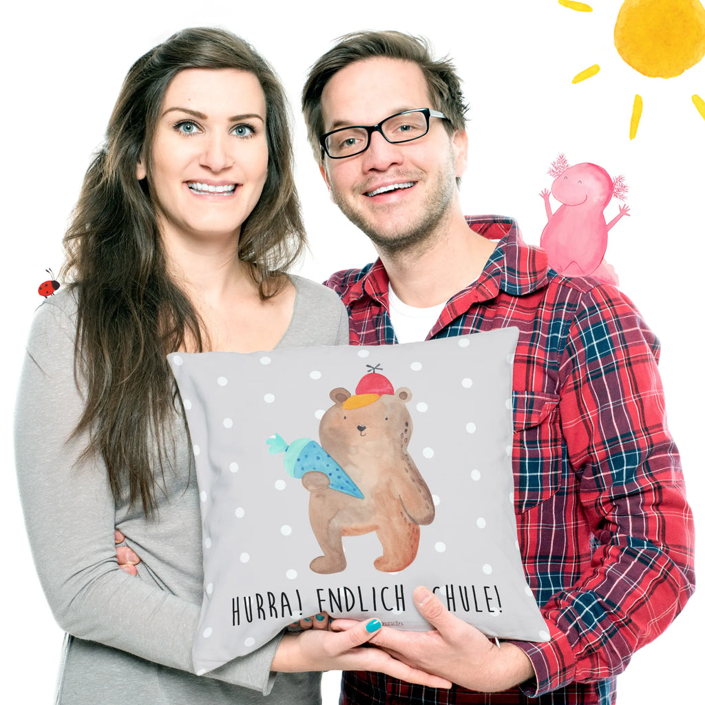 Cushion bear School cone Motivkissen, wurfkissen, Polsterkissen, microfaser zierkissen, zierkissen 40x40, wohnzimmer kissen, Kissen, kissen für sofa, Dekokissen Sofa, Sofakissen, Dekokissen 40x40, 40 X 40 Kissen, zier kissen, microfaser sofakissen, deko kissen, sofa kissen, kuschelkissen 40x40, Sofakissen 40x40, Mikrofaser Kissen, microfaser kopfkissen, Kopfkissen, 40x40 kissen, Dekokissen, Zierkissen, kissen mikrofaser, Kissen 40x40, couch kissen, Couchkissen, kuschel kissen, microfaser dekokissen, kissen 40 x 40, kissen für couch, couchkissen 40x40, Kopfkissen 40x40, Kuschelkissen, Teddy, Teddybär, Bär, Schulanfang, Grundschule, Schultüte, Schule Geschenk, Erster Schultag Geschenk, Bär Motiv, Einschulung Geschenk, Schulbeginn