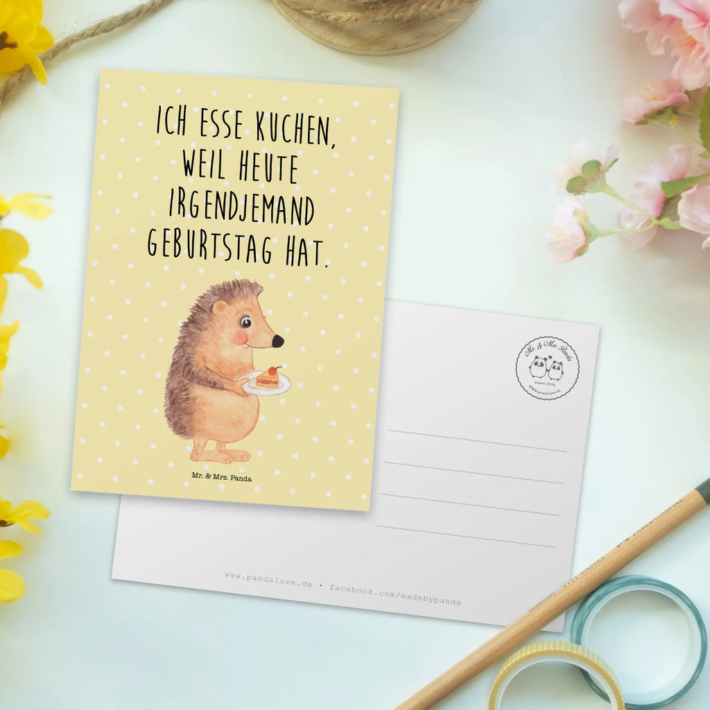 Postcard Hedgehog piece of cake kunstkarte, Grußkarte, Motivkarte, Fotokarte, bildkarte, Ansichtskarten, Kunstkarten, Postkarten, spruchkarte, Postkarte, Designkarte, Ansichtskarte, einzelkarte, Tiere, Lustige Sprüche, Gute Laune, Tiermotive, Kuchen Backen, Backen Geschenk, Geburtstagskuchen, Essen Spruch, Einladung Party, Igel, Kuchen, Torte