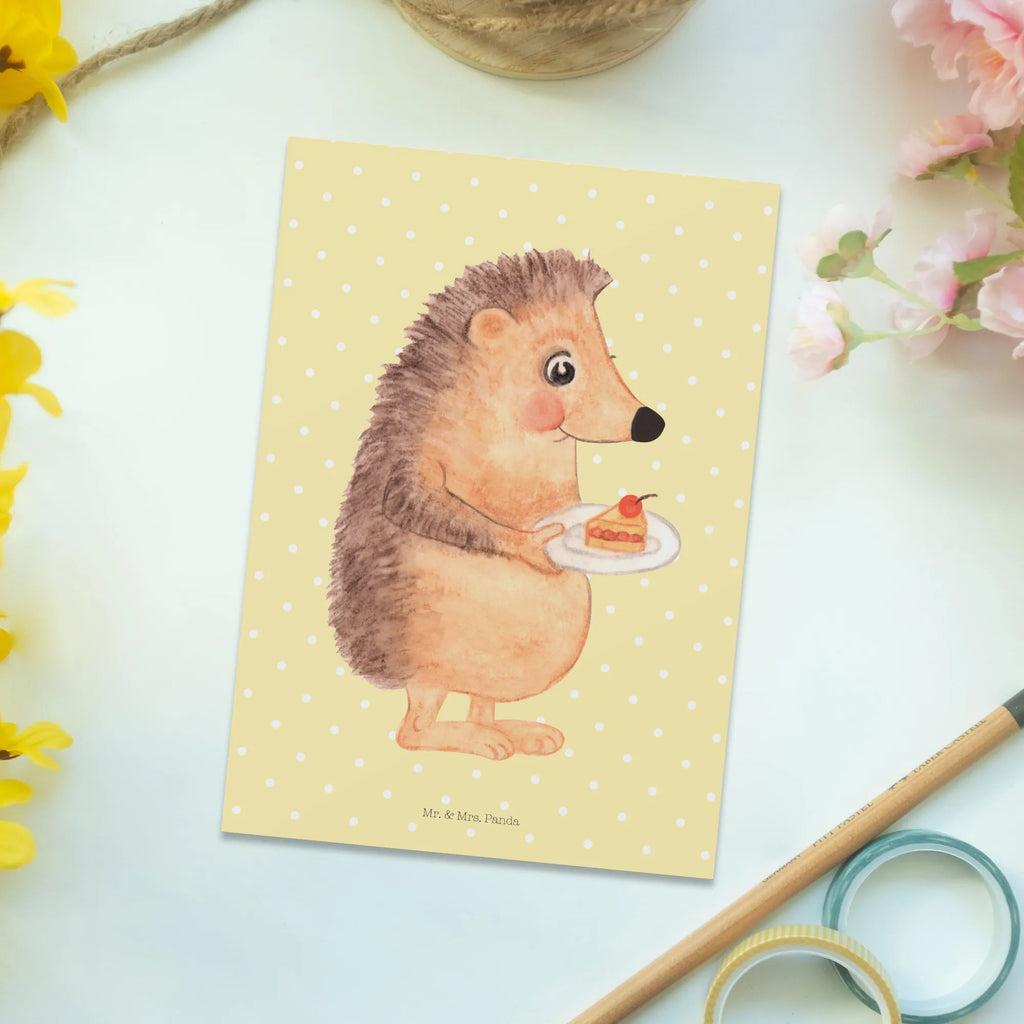 Postcard Hedgehog piece of cake kunstkarte, Grußkarte, Motivkarte, Fotokarte, bildkarte, Ansichtskarten, Kunstkarten, Postkarten, spruchkarte, Postkarte, Designkarte, Ansichtskarte, einzelkarte, Tiere, Lustige Sprüche, Gute Laune, Tiermotive, Kuchen Backen, Backen Geschenk, Geburtstagskuchen, Essen Spruch, Einladung Party, Igel, Kuchen, Torte