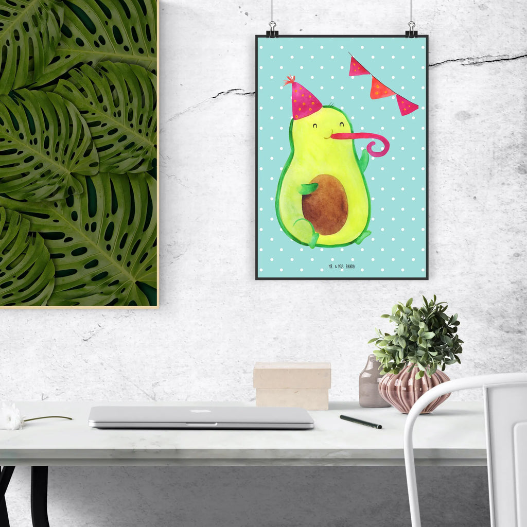 Poster Avocado Party Poster, Handgemaltes Poster, Bild, Kunstdruck, Wanddeko Bild, Posterdruck, Küchenposter, Wandposter, Mr. & Mrs. Panda Poster, Wanddekoration, Kinderposter, Designposter, Wanddeko, Raumdekoration, Avocado, Veggie, Vegan, Gesund, Happy Birthday, Avocados, Schulabschluss, Party, Abschluss, Firmenfeier, Abi, Jahrestag, Prüfung, Jubiläum, Feier, Geburtstag, Feierei, Bestanden, Lieblingstag, Klassenfeier, Geburtstagsfeier, Abifeier