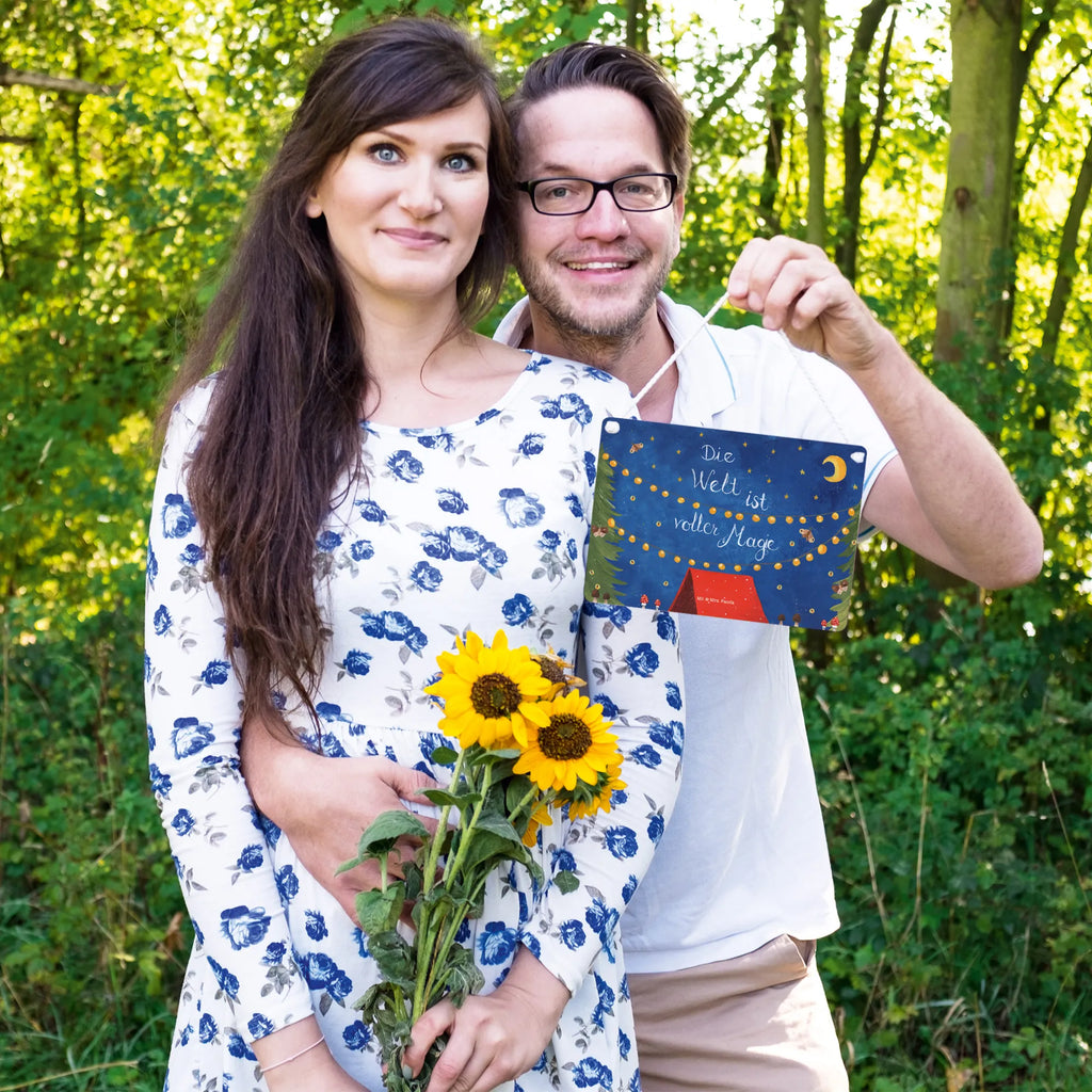 Deko Schild Die Welt ist voller Magie wandhänger, wandtafel, Holztafel, dekoration schild, Schild, holzbild, dekoschilder, Türschild Familie, Motivschild, Küchenschild, dekotafel, Wandschild, hängeschild, Badschild, Deko Schild, Schild mit Spruch, Holzschild, sprüche schild, Deko Wandtafel, Dekoschild, Türschild, Spruchschild, Dekoration, Abenteuer, Natur, Outdoor, Blumen Deko, Frühlings Deko, Sommer Deko, positive Botschaft, Naturliebhaber