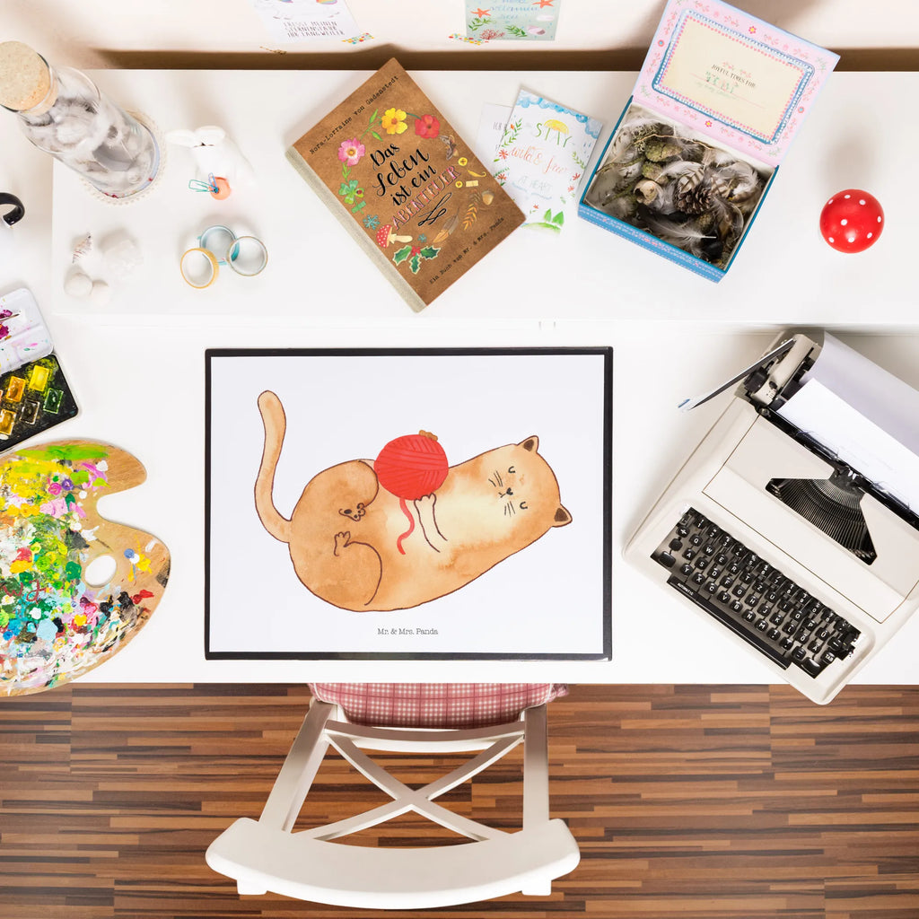 Podkładka na biurko kot wełna Schreibunterlage, Schreibtischauflage, Schreibtischunterlage Groß, Schreibtisch Unterlagen, Bürobedarf, Büroartikel, Schreibwaren, Katze, Katzenmotiv, Katzenfan, Katzendeko, Katzenfreund, Katzenliebhaber, Katzenprodukte, Katzenartikel, Katzenaccessoires, Katzensouvenirs, Katzenliebhaberprodukte, Katzenmotive, Kater, Spiel, Katzenhalter, Cat, Katzen, verspielt, Spielen, Mietze, Katzenbesitzerin, Wolle, Cats, Haustier, Wollknäuel