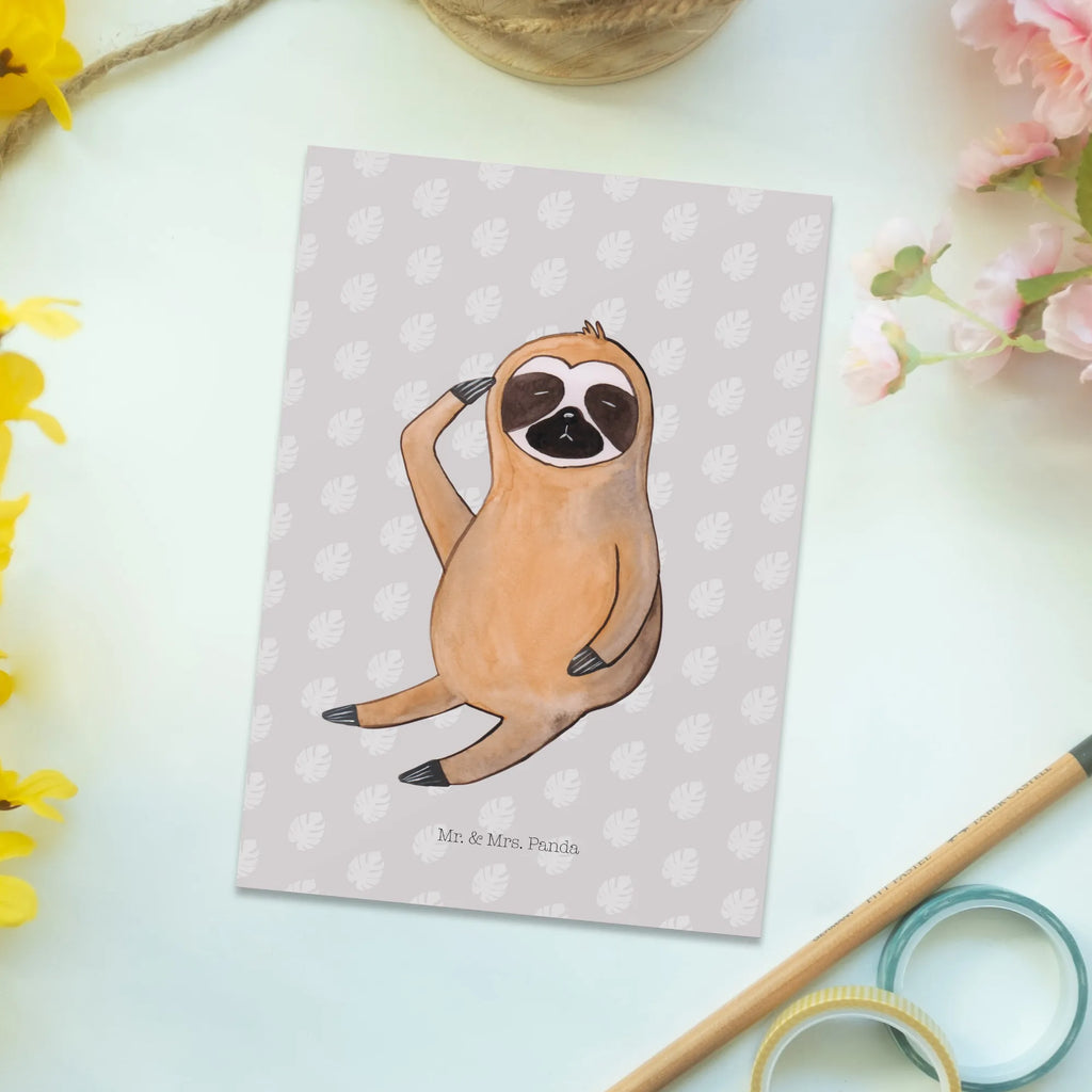 Postkarte Faultier Vogel spruchkarte, Designkarte, bildkarte, Grußkarte, Motivkarte, Ansichtskarten, einzelkarte, kunstkarte, Ansichtskarte, Postkarten, Kunstkarten, Postkarte, Fotokarte, Faultier Deko, Faultier, Faultier Geschenk, Vogel, Früher Vogel, Der Frühe Vogel, Lieblingstier, Faultierwelt, Faultiere, Spinner, Morgenmuffel, faul, Frühaufsteher